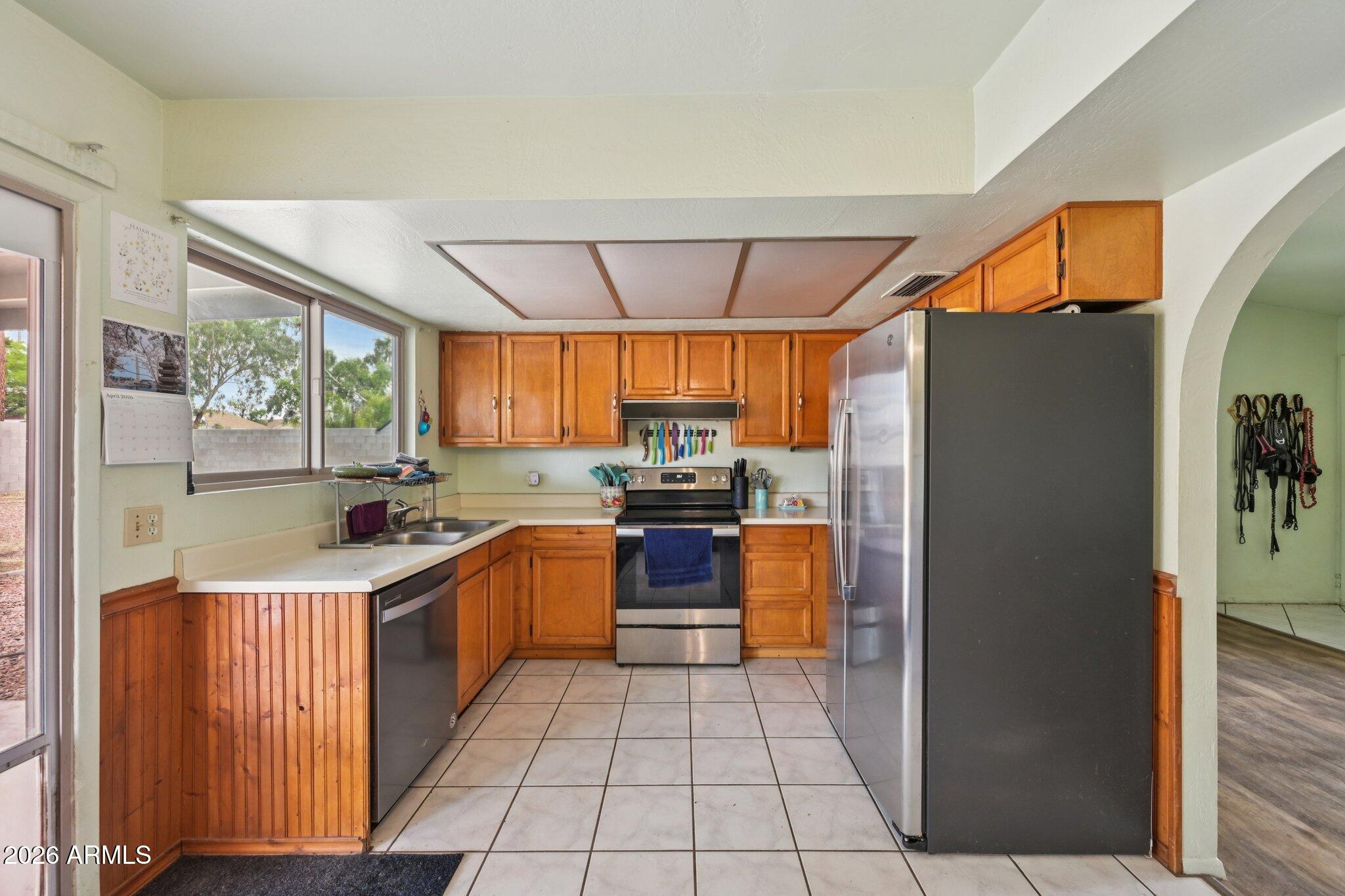 723 S WHITING Circle