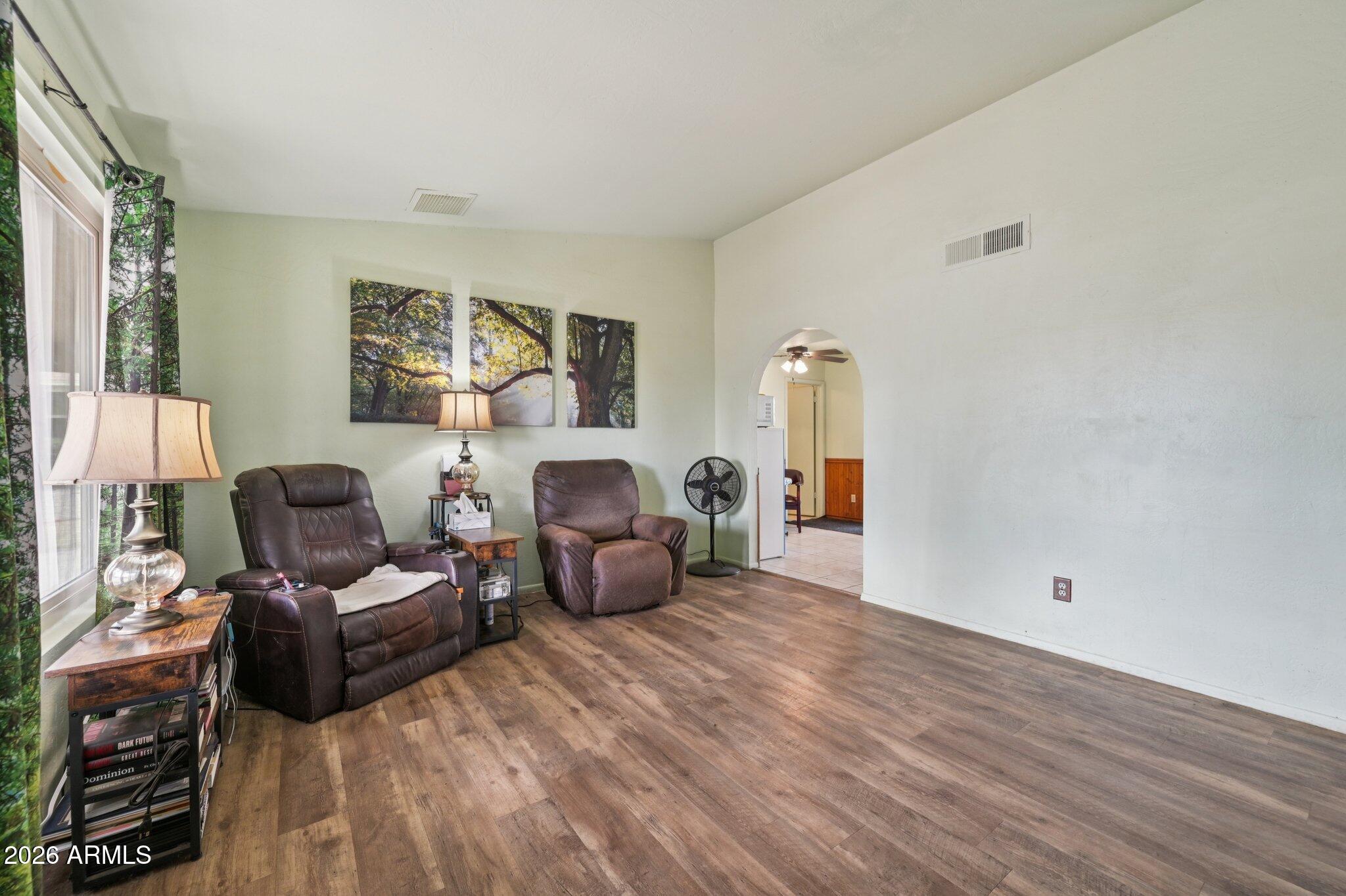 723 S WHITING Circle