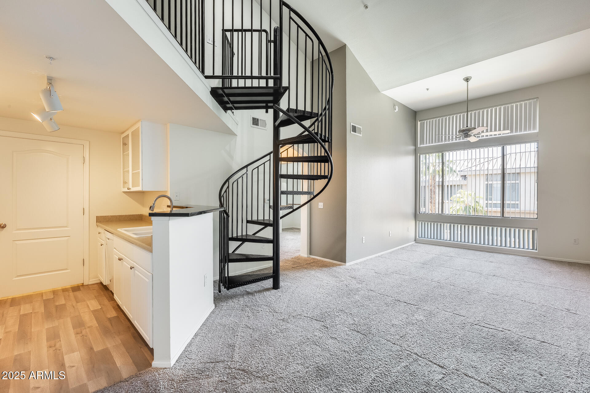 1701 E COLTER Street 453