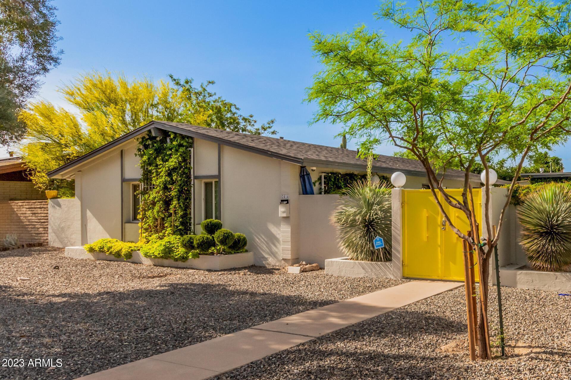 2414 W Paradise Drive