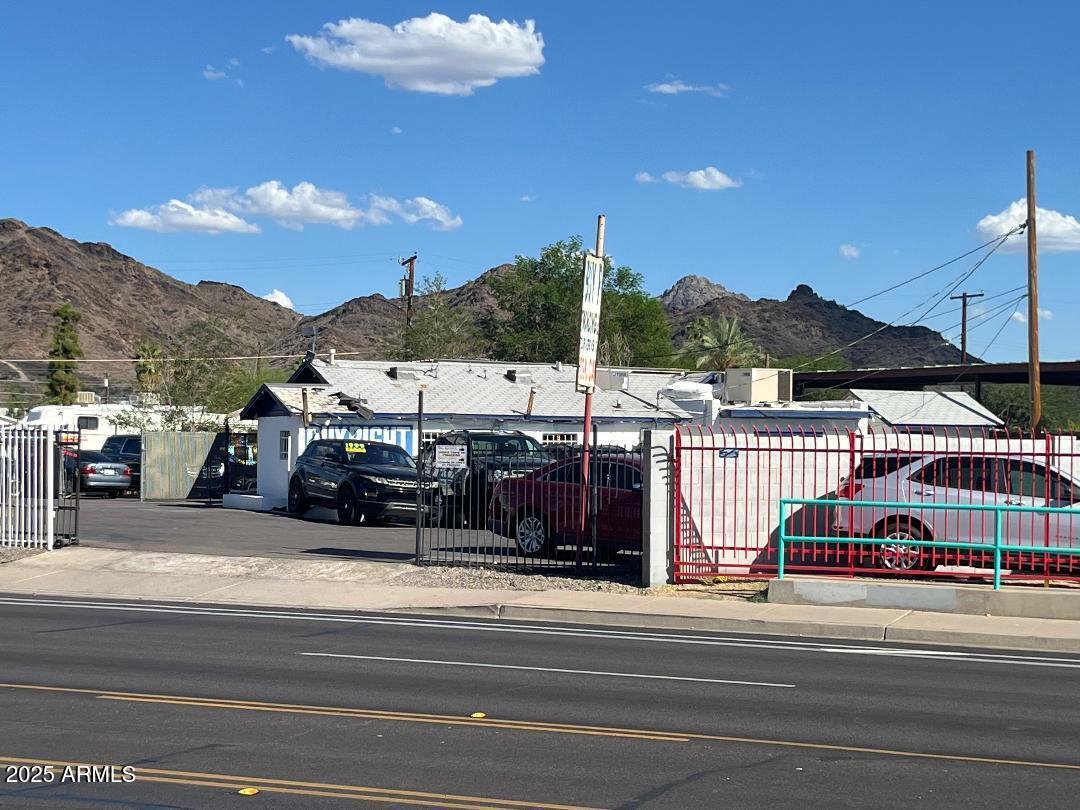 9239 N Cave Creek Road