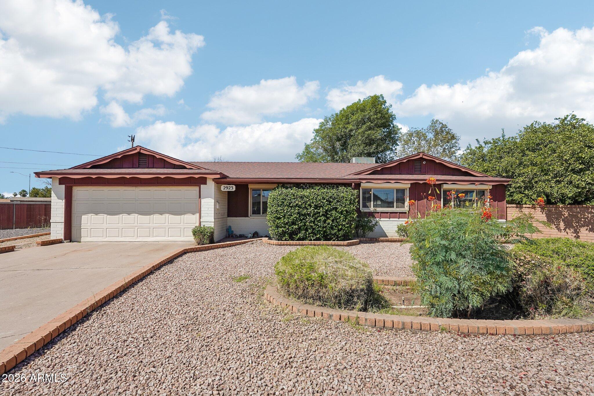 2923 W WINDROSE Drive