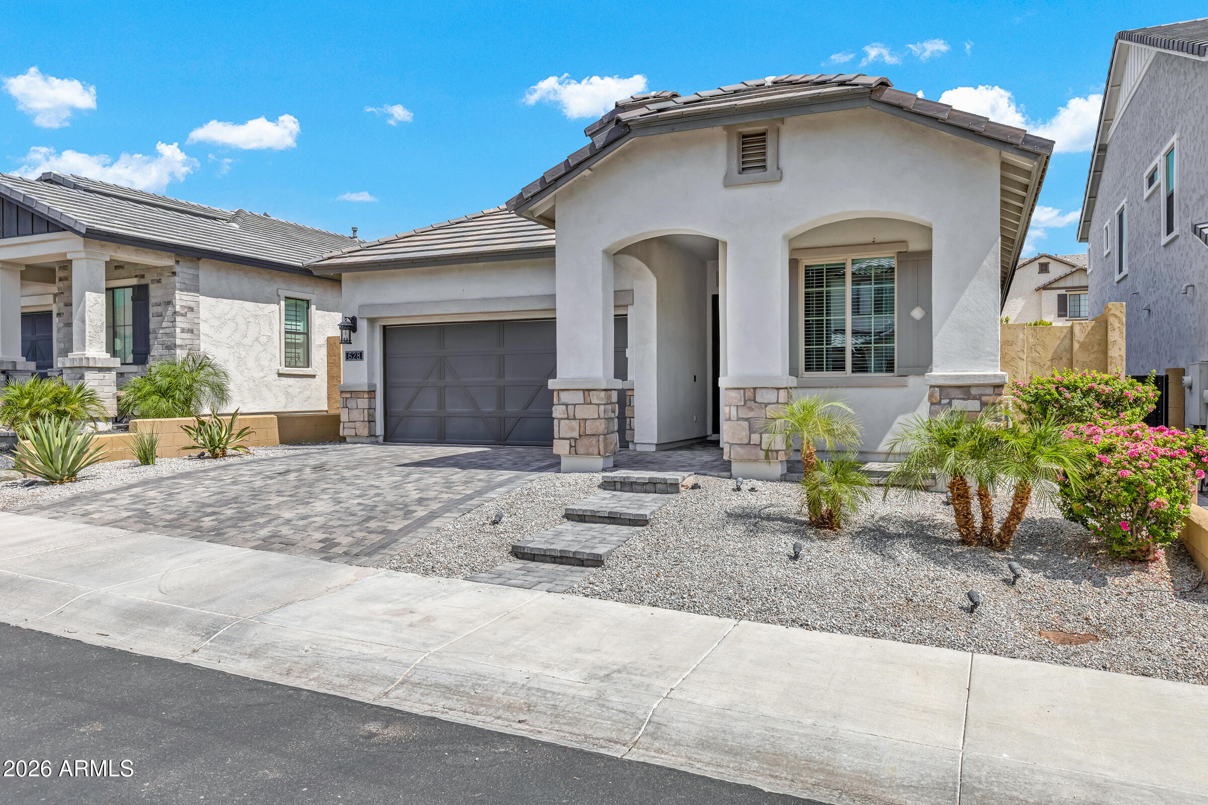 628 E SILVER FOX Way