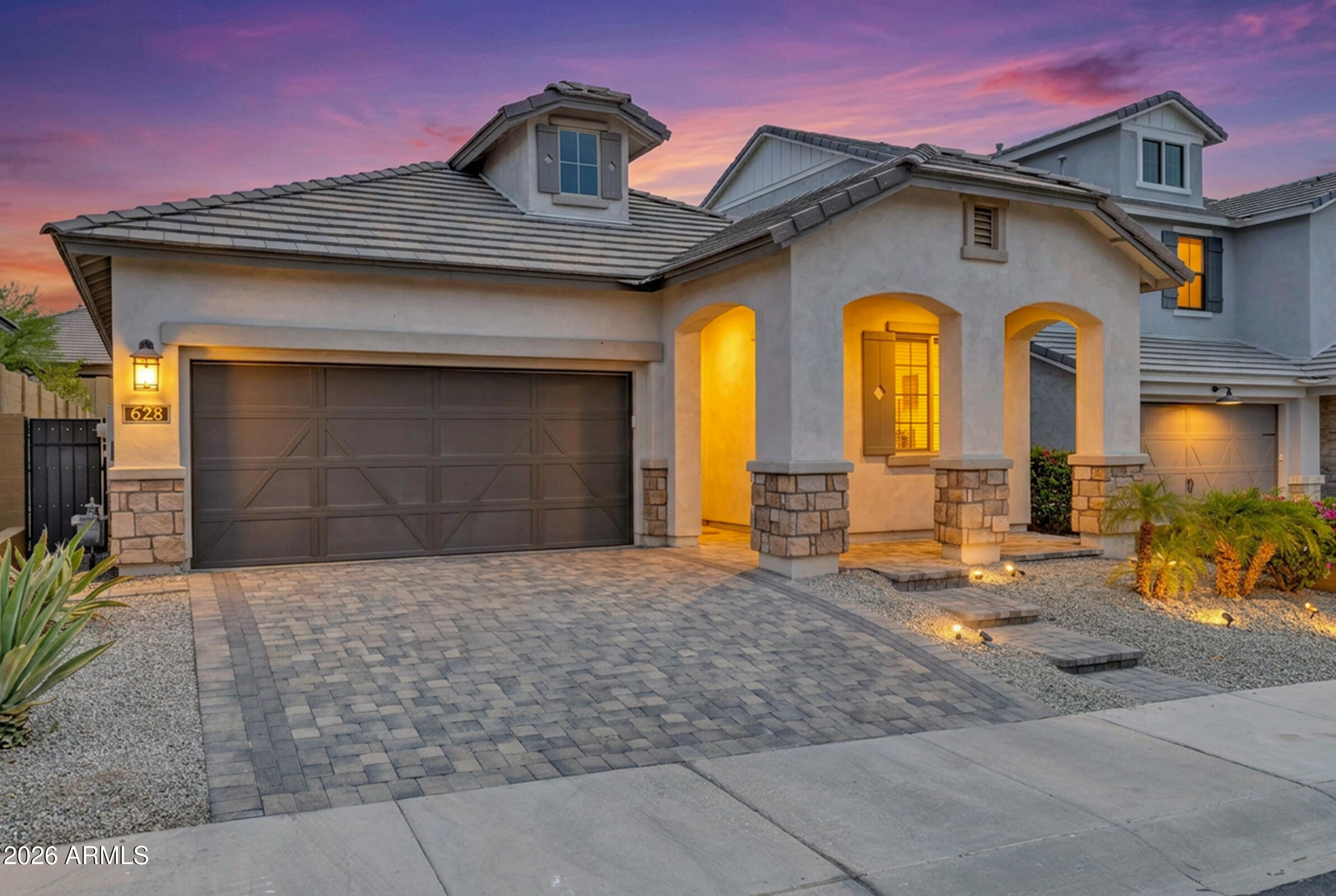 628 E SILVER FOX Way