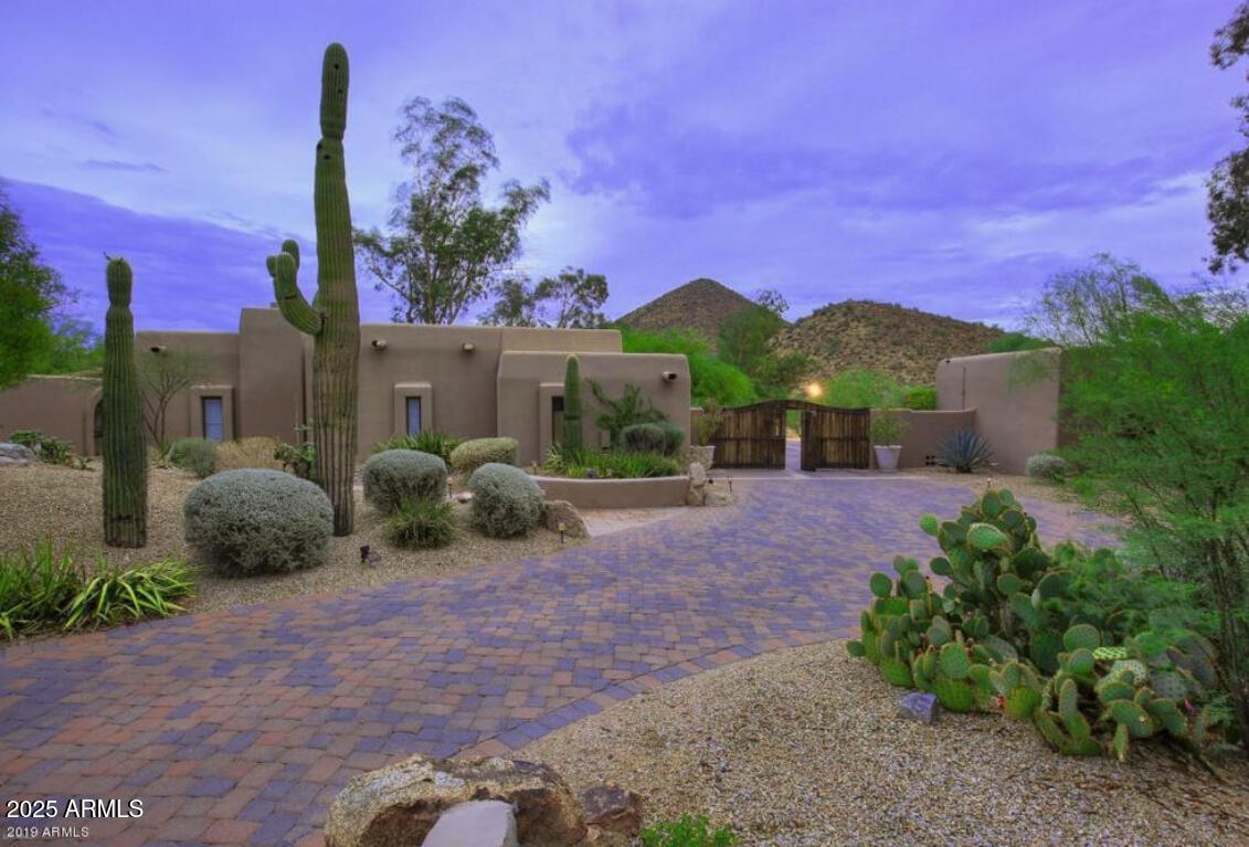 PINNACLE PEAK HEIGHTS AMD - Residential