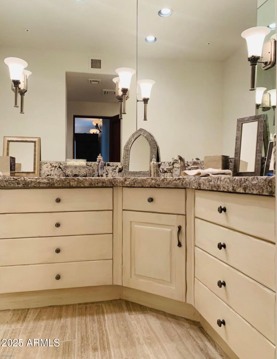 PINNACLE PEAK HEIGHTS AMD - Residential