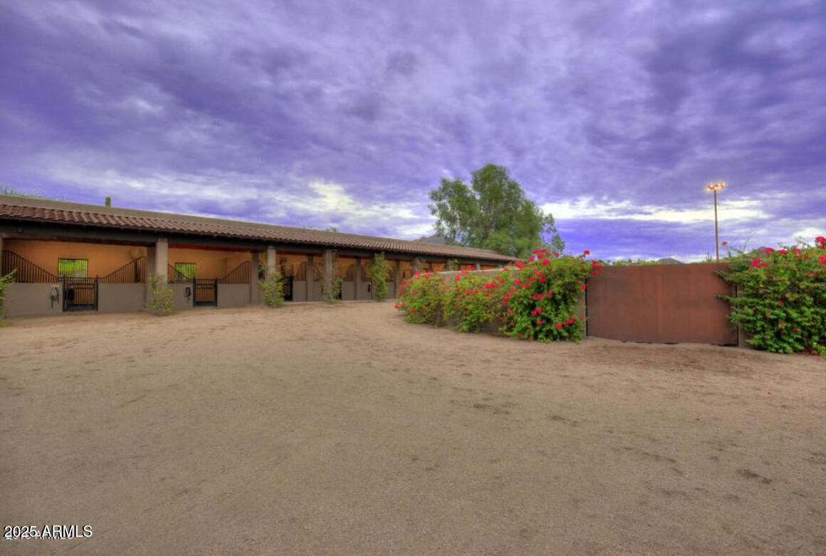 PINNACLE PEAK HEIGHTS AMD - Residential