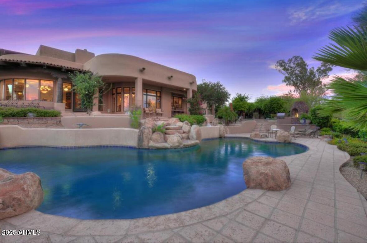 PINNACLE PEAK HEIGHTS AMD - Residential