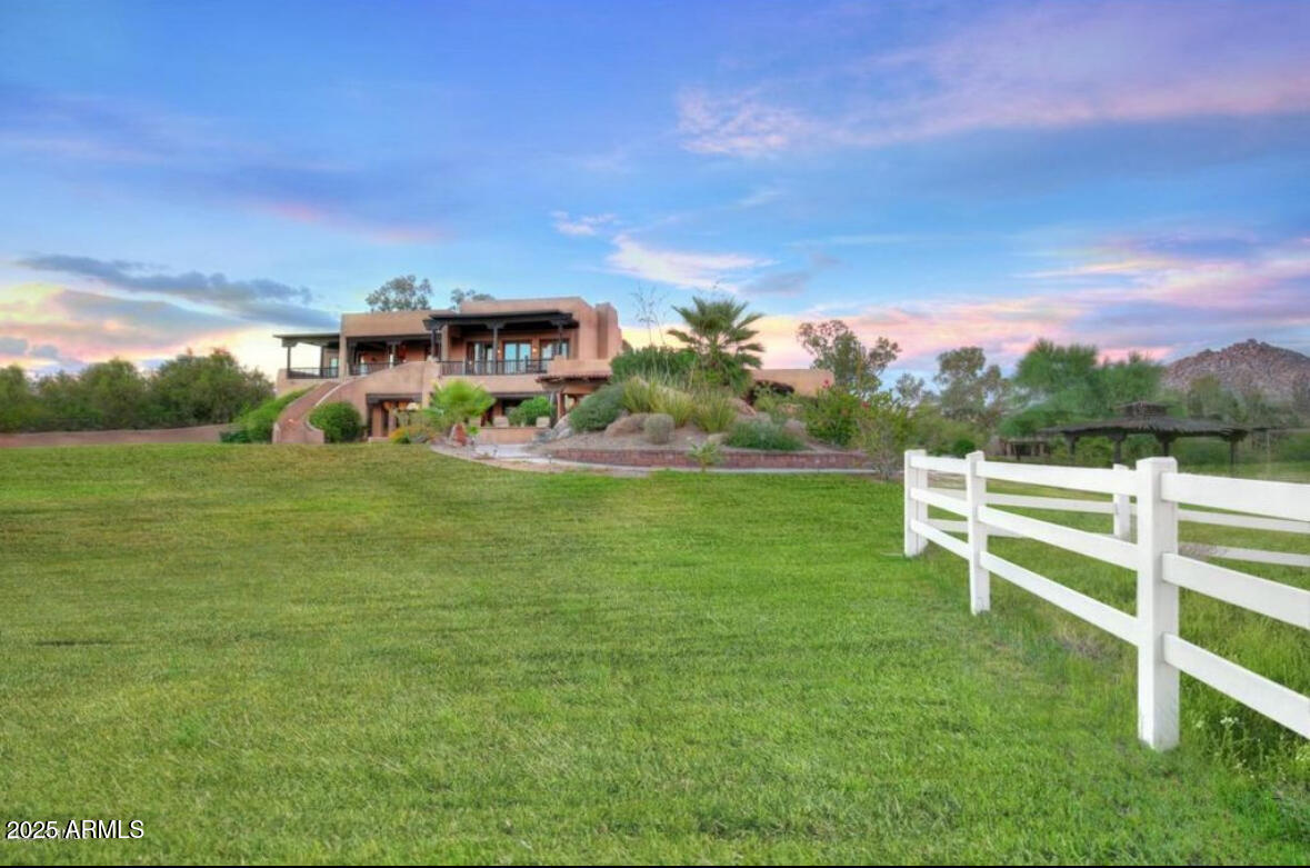 PINNACLE PEAK HEIGHTS AMD - Residential