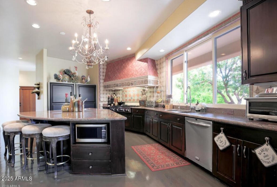 PINNACLE PEAK HEIGHTS AMD - Residential