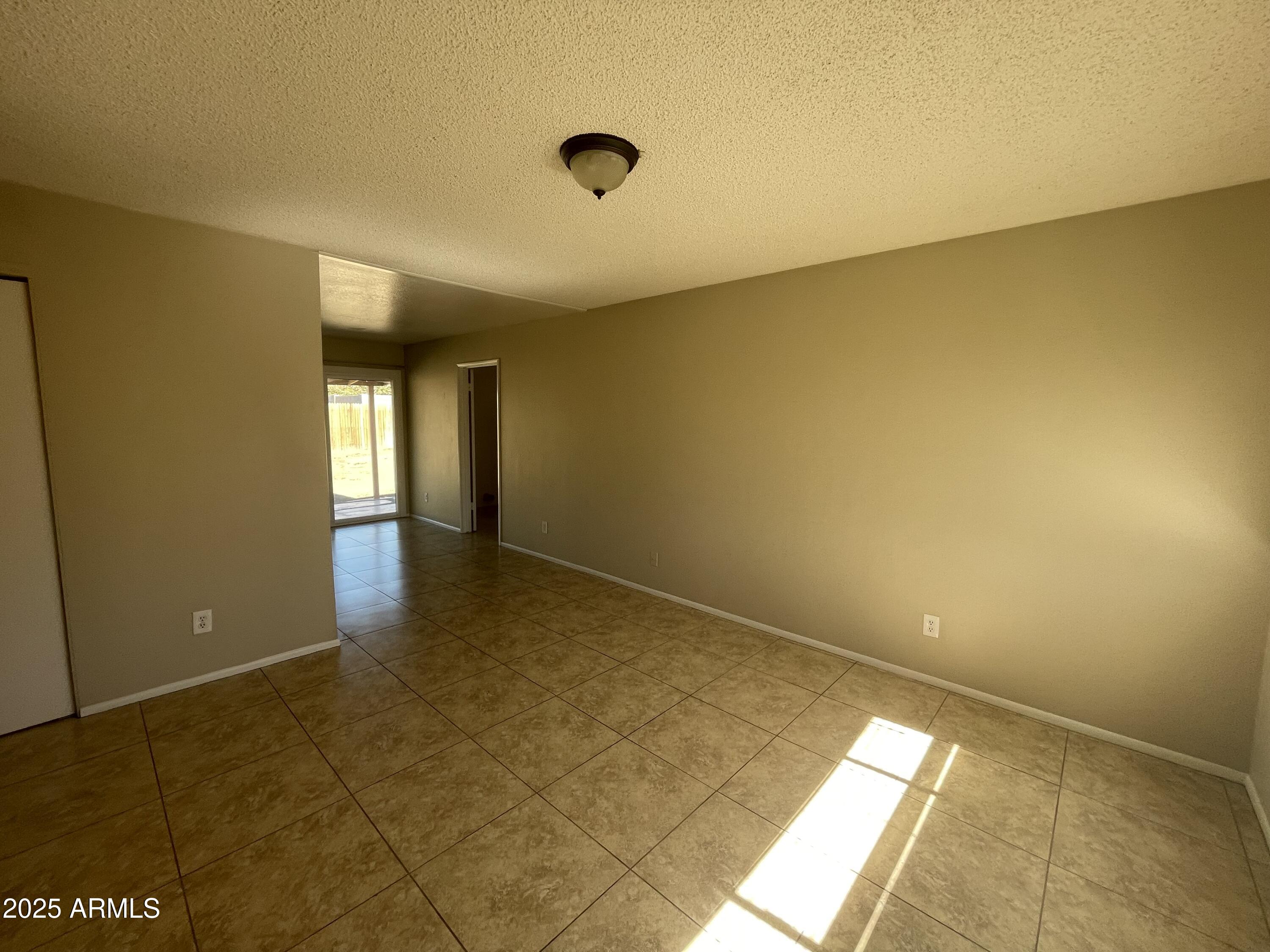 7124 W FLOWER Street