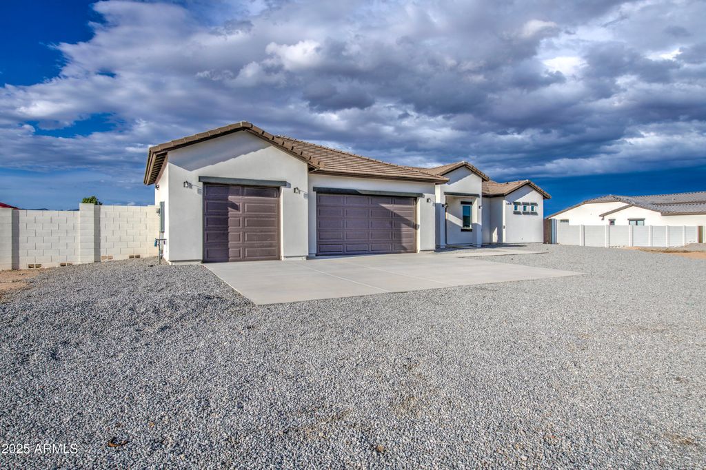 Photo of 22538 W Pecan Road, Buckeye, AZ 85326 (MLS # 6926166)