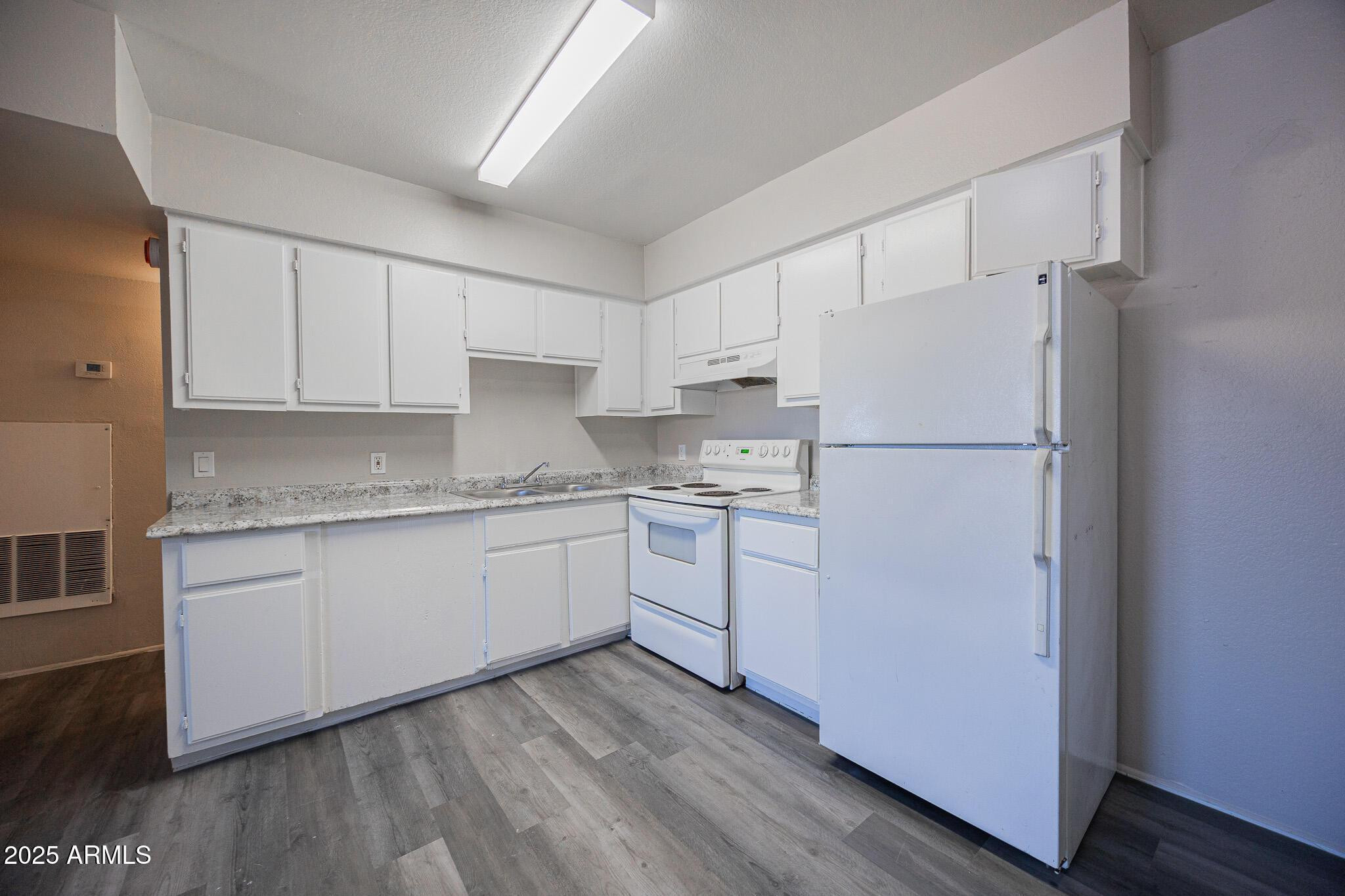 1703 W MOUNTAIN VIEW Road 14