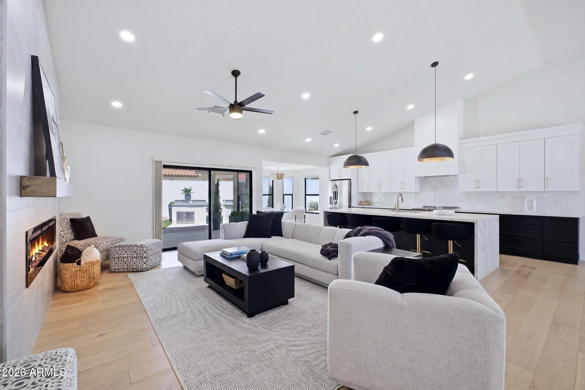 10556 E BELLA VISTA Drive