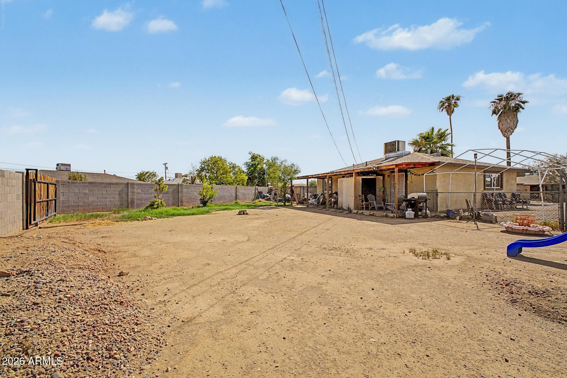 2529 N 40TH Avenue