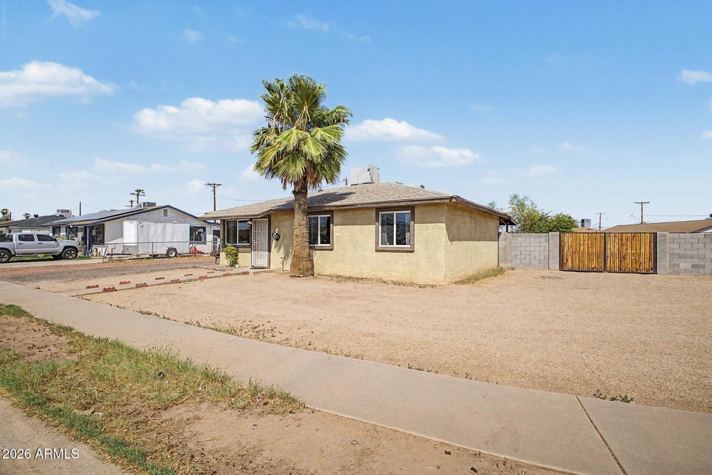 Photo of 2529 N 40th Avenue, Phoenix, AZ 85009 (MLS # 7072176)