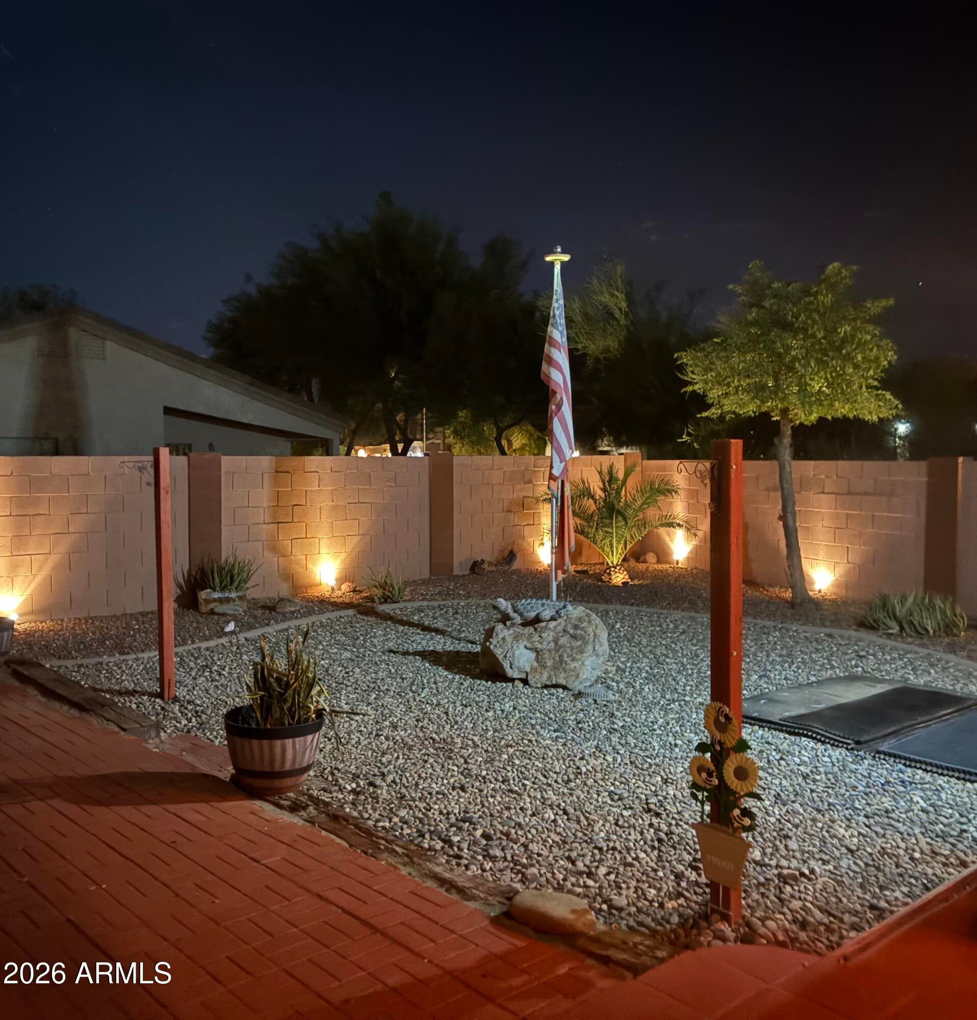 1879 E KACHINA Drive