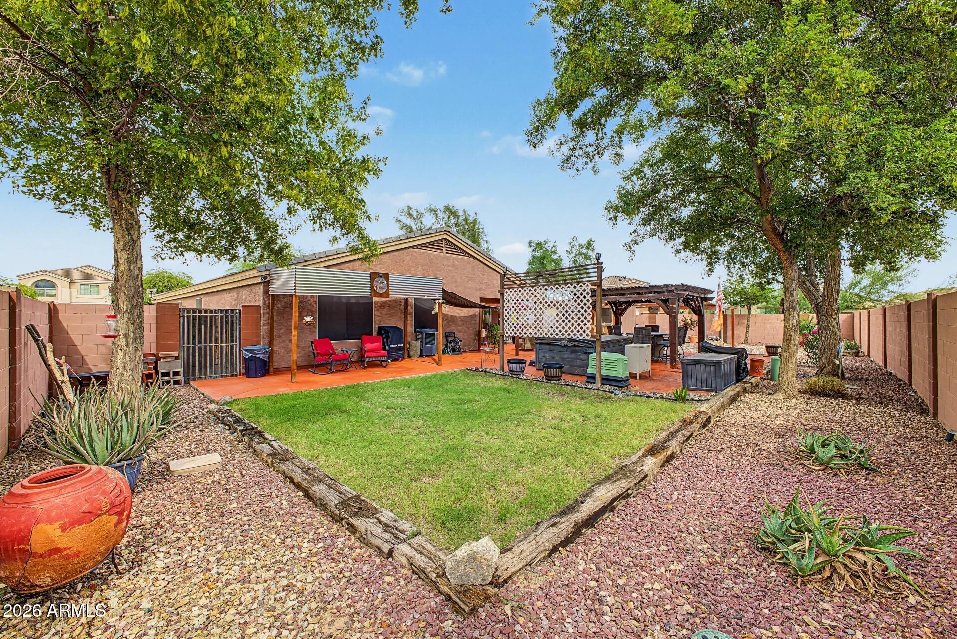 1879 E KACHINA Drive