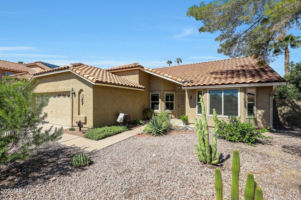 Photo of 6904 W Kristal Way, Glendale, AZ 85308 (MLS # 6924721)