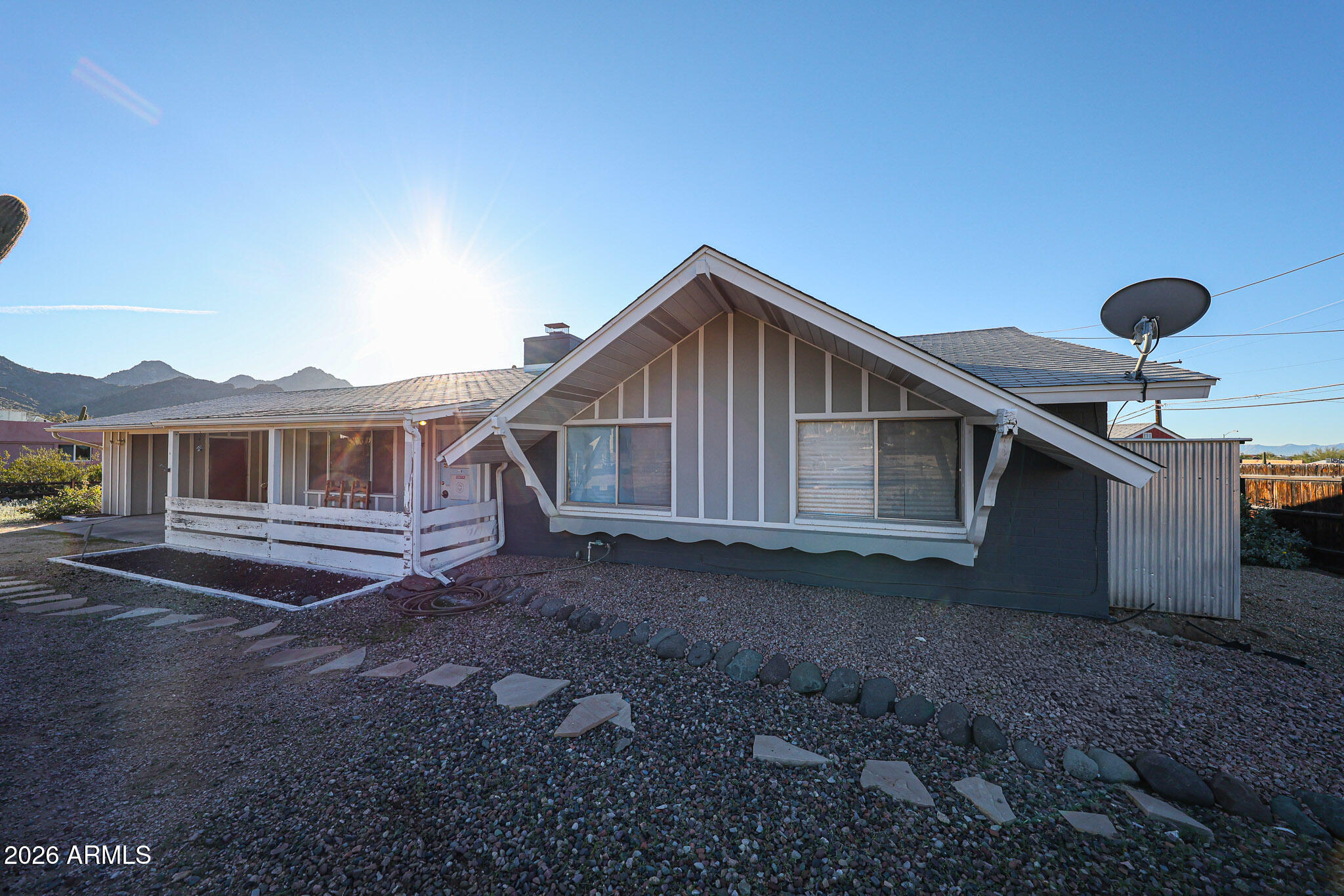 1701 E LAS PALMARITAS Drive