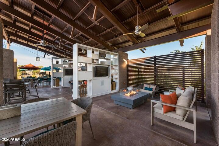 Tempe, Arizona 85284, United States, 4 Bedrooms Bedrooms, ,3 BathroomsBathrooms,Residential,Pending,8815