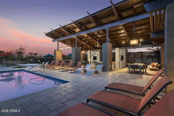 Tempe, Arizona 85284, United States, 4 Bedrooms Bedrooms, ,3 BathroomsBathrooms,Residential,Pending,8815