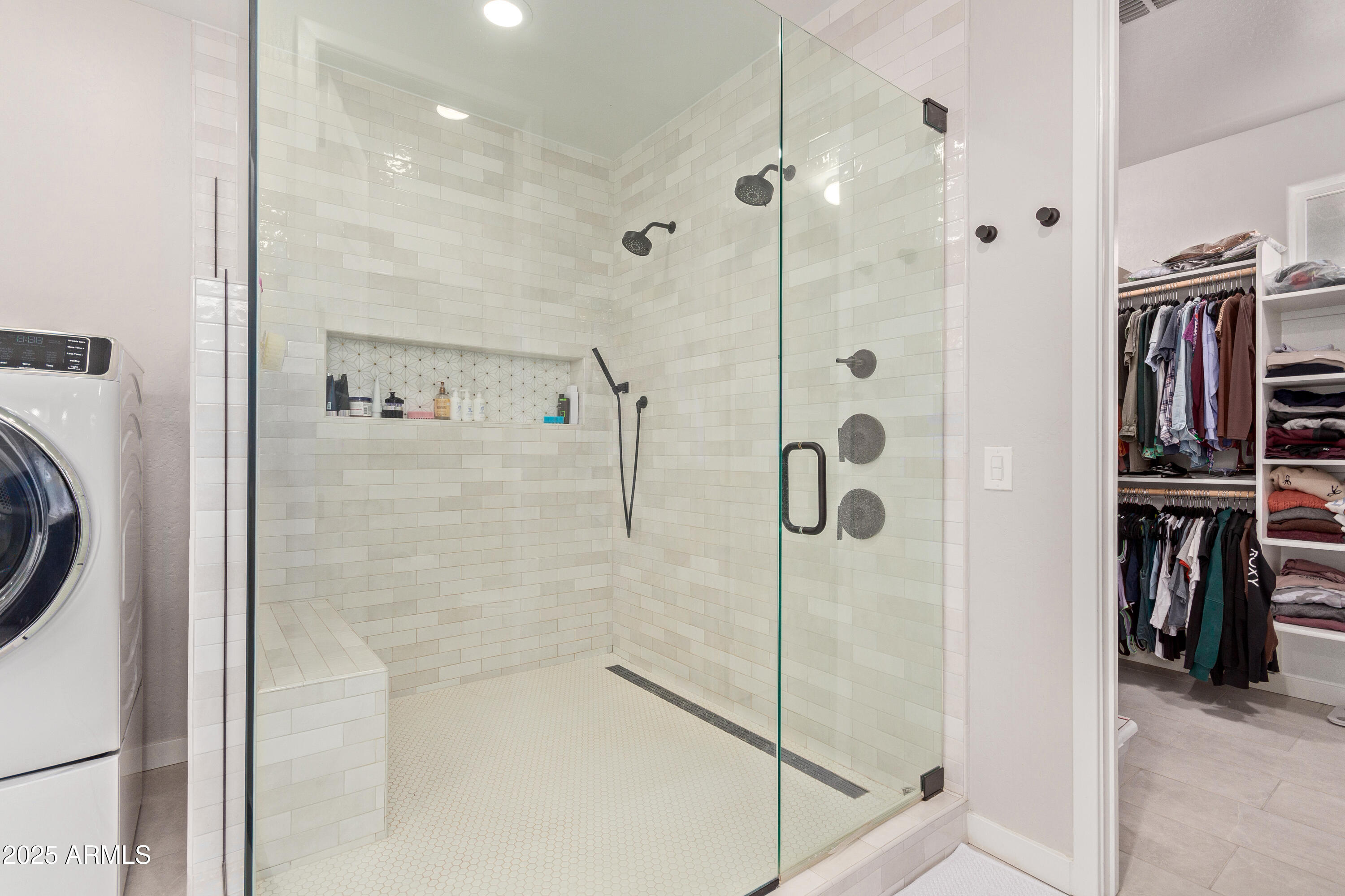 Tempe, Arizona 85284, United States, 4 Bedrooms Bedrooms, ,3 BathroomsBathrooms,Residential,Pending,8815