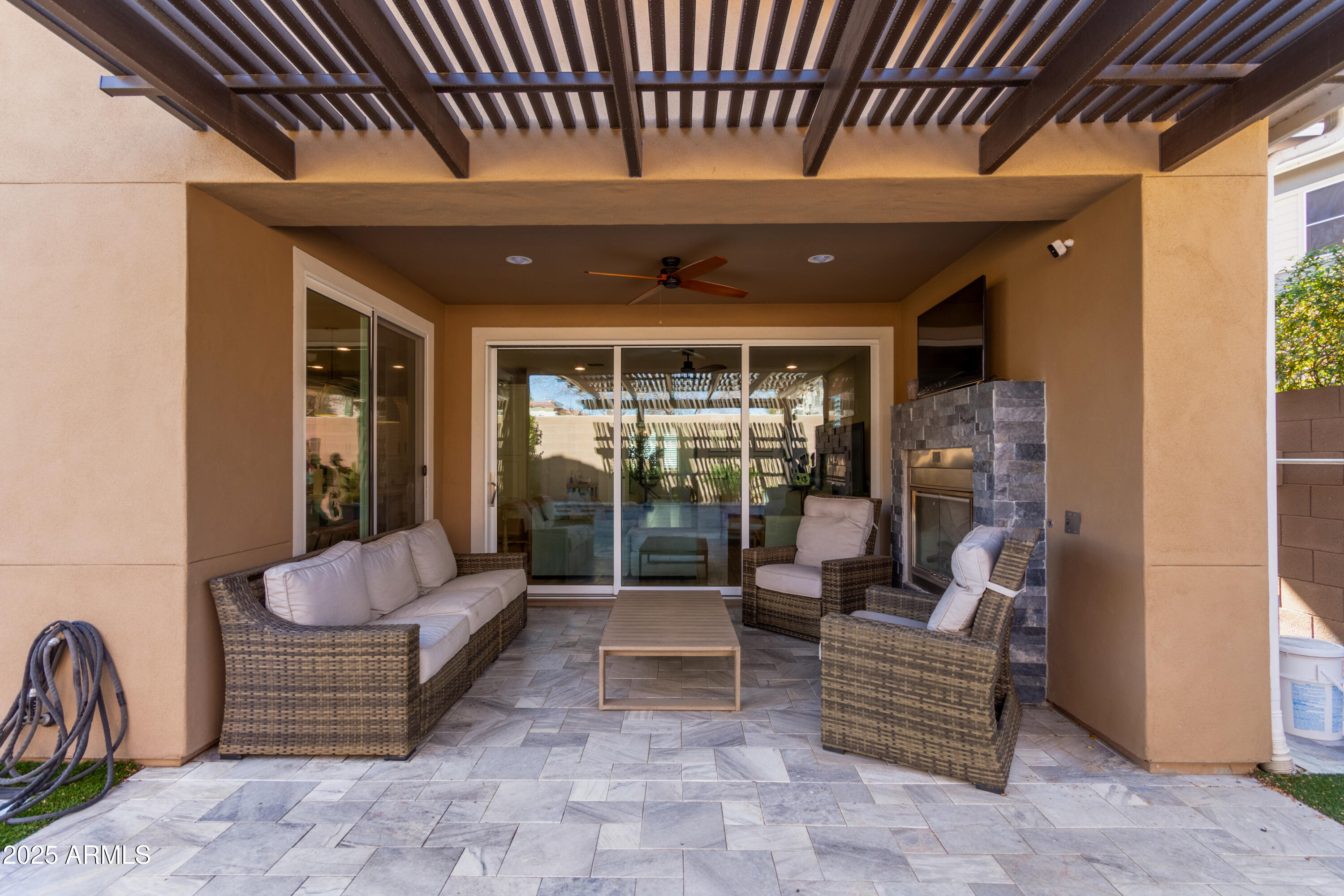 Tempe, Arizona 85284, United States, 4 Bedrooms Bedrooms, ,3 BathroomsBathrooms,Residential,Pending,8815