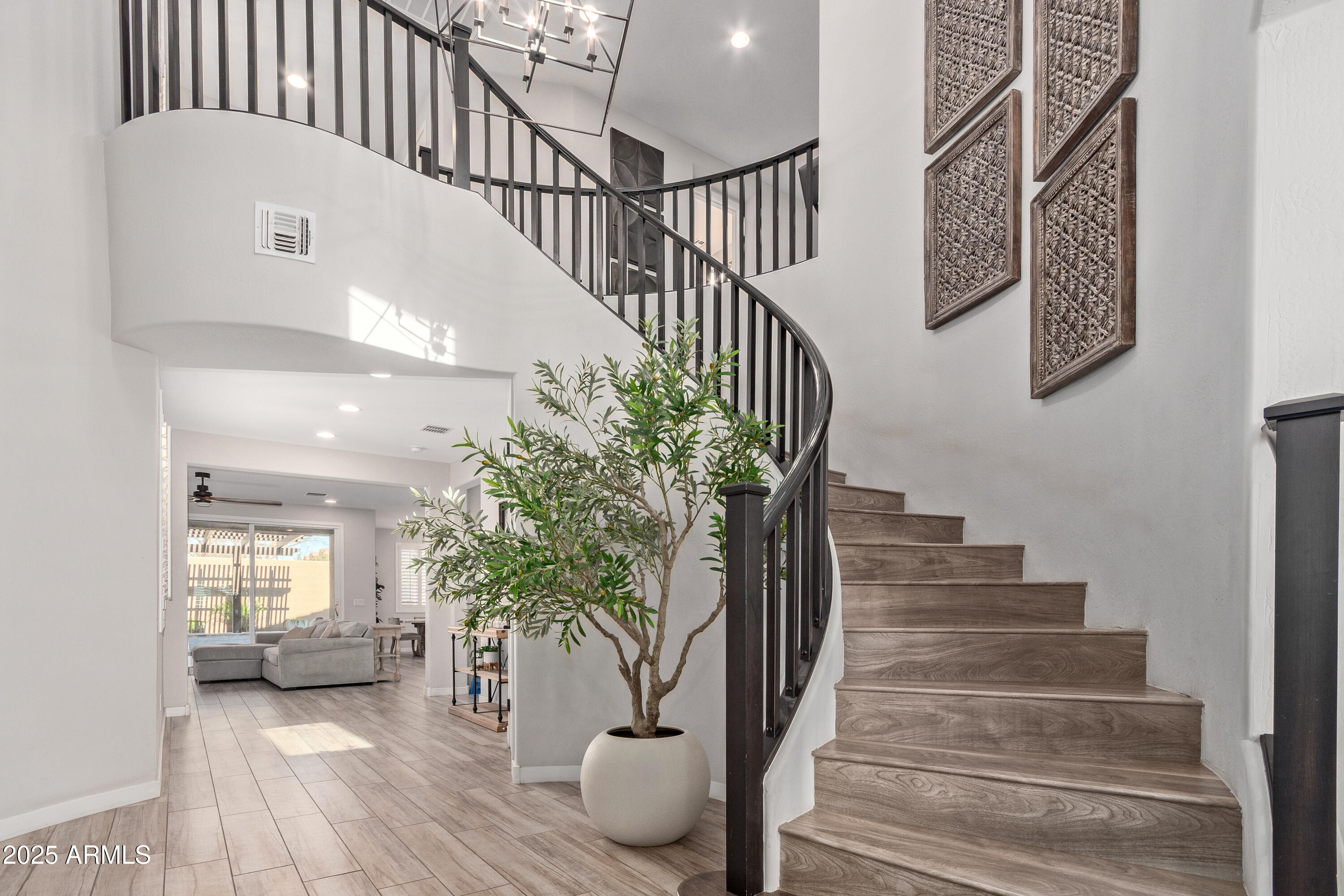 Tempe, Arizona 85284, United States, 4 Bedrooms Bedrooms, ,3 BathroomsBathrooms,Residential,Pending,8815