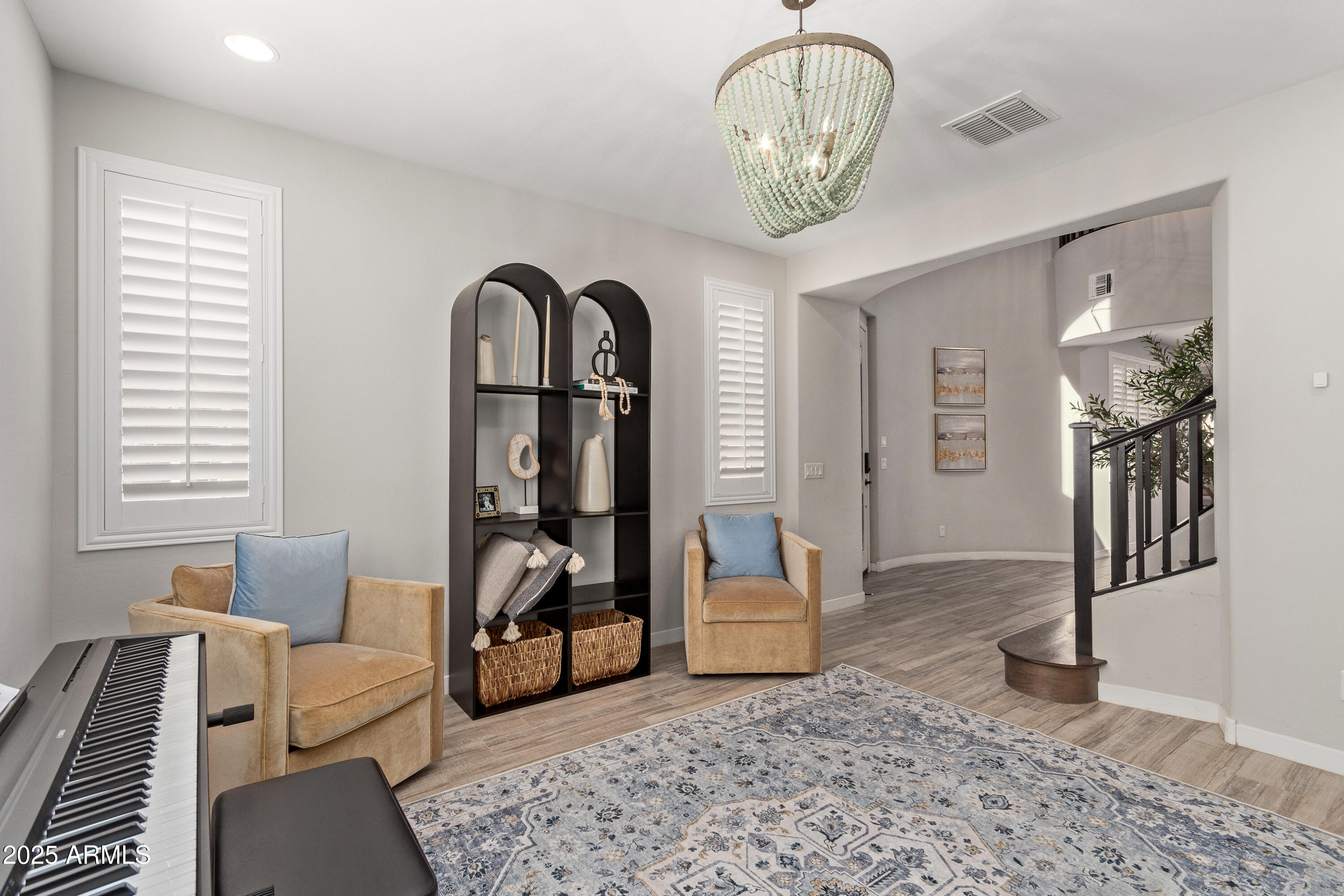 Tempe, Arizona 85284, United States, 4 Bedrooms Bedrooms, ,3 BathroomsBathrooms,Residential,Pending,8815