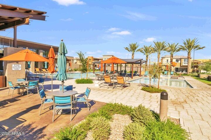 Tempe, Arizona 85284, United States, 4 Bedrooms Bedrooms, ,3 BathroomsBathrooms,Residential,Pending,8815