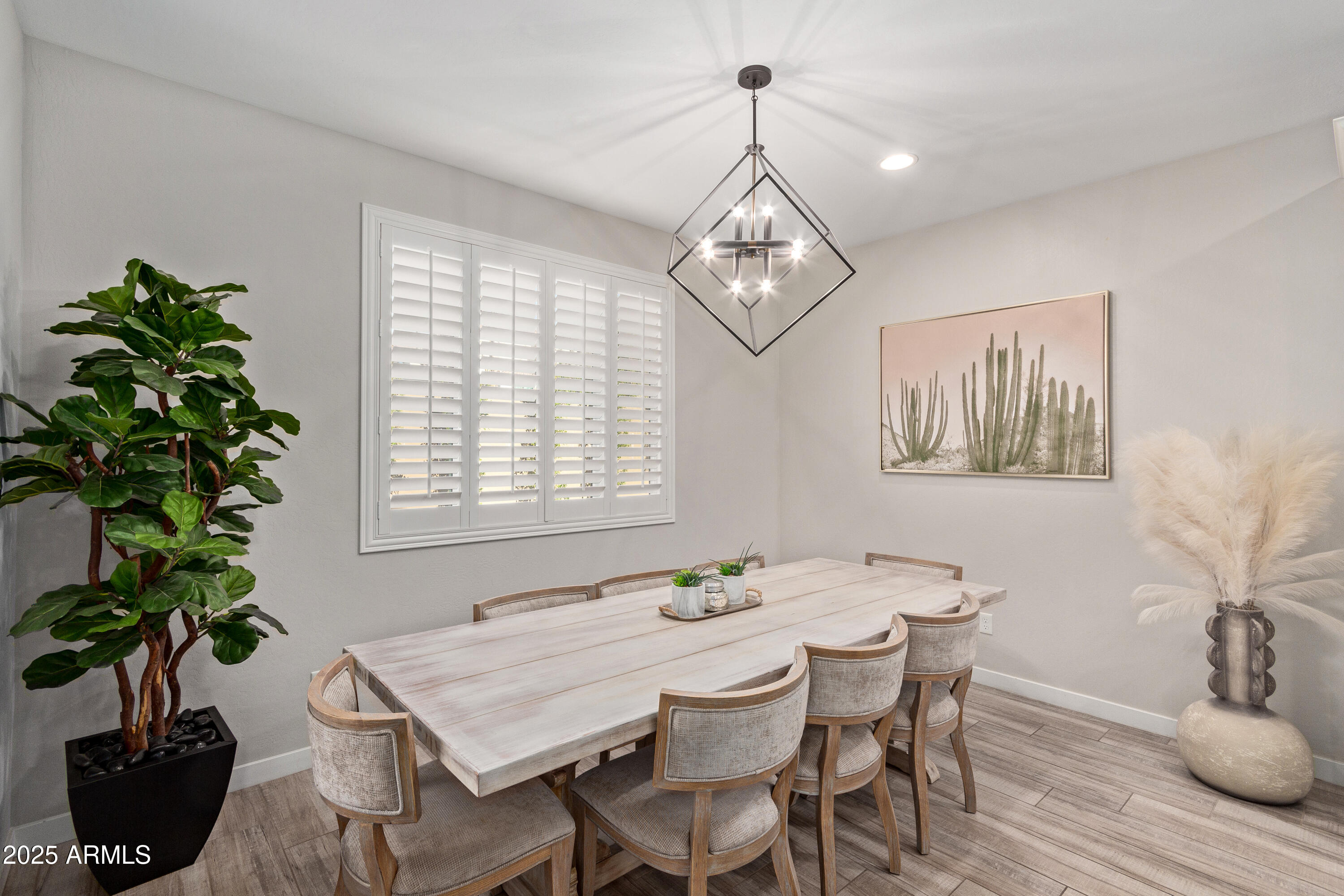 Tempe, Arizona 85284, United States, 4 Bedrooms Bedrooms, ,3 BathroomsBathrooms,Residential,Pending,8815