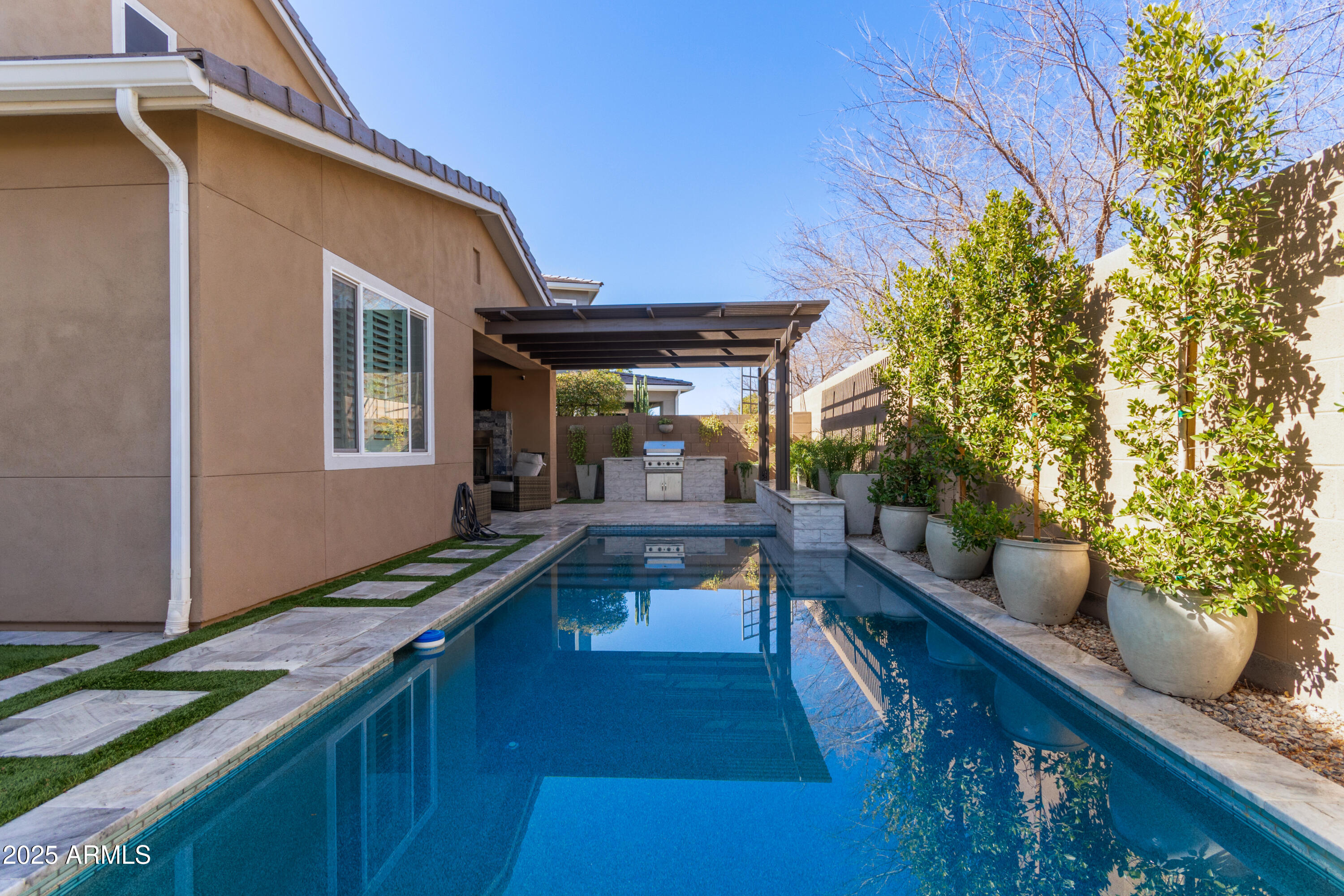 Tempe, Arizona 85284, United States, 4 Bedrooms Bedrooms, ,3 BathroomsBathrooms,Residential,Pending,8815