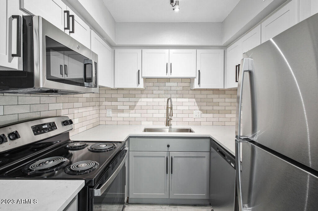 10002 N 7TH Street B1