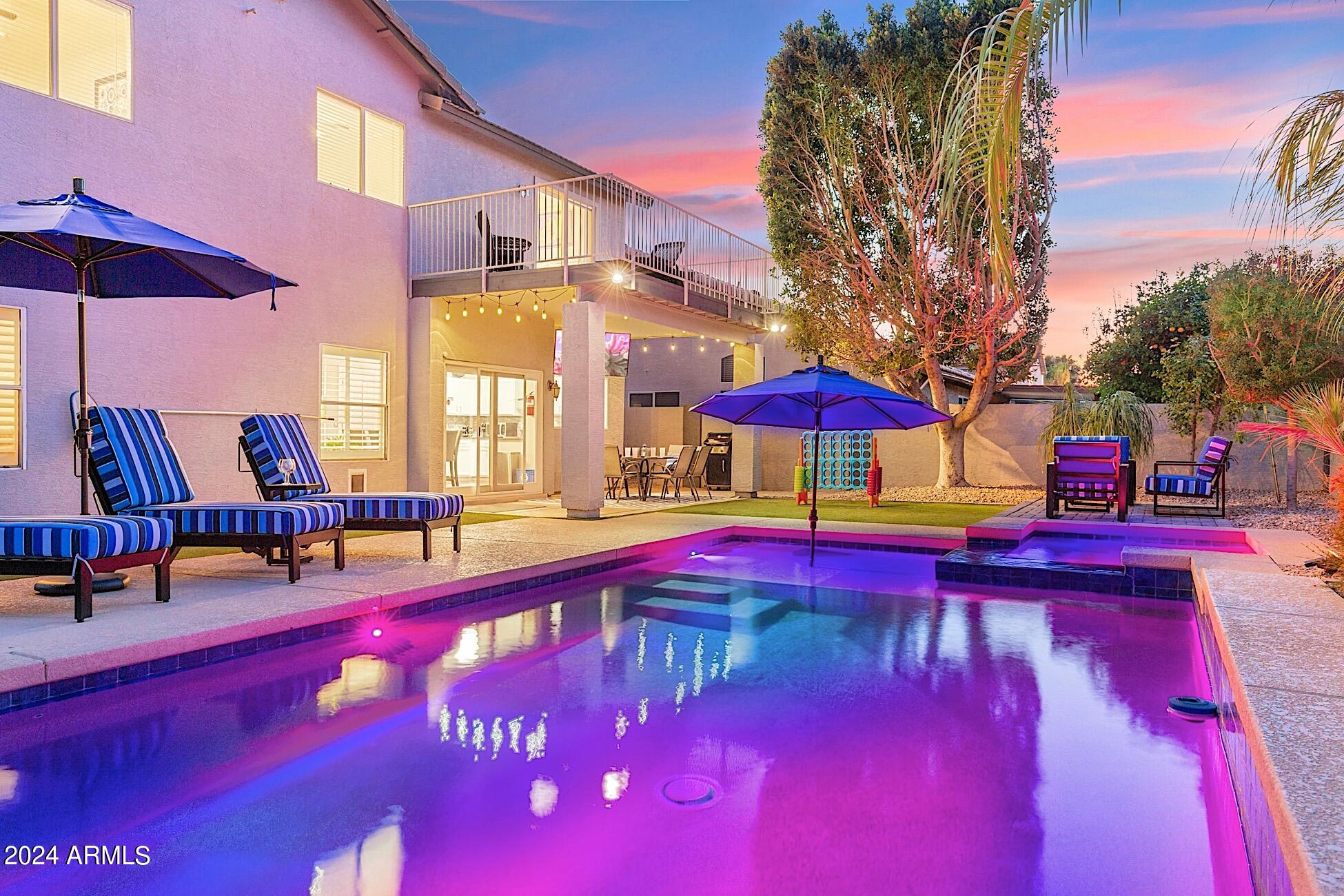 1052 E WASHINGTON Avenue