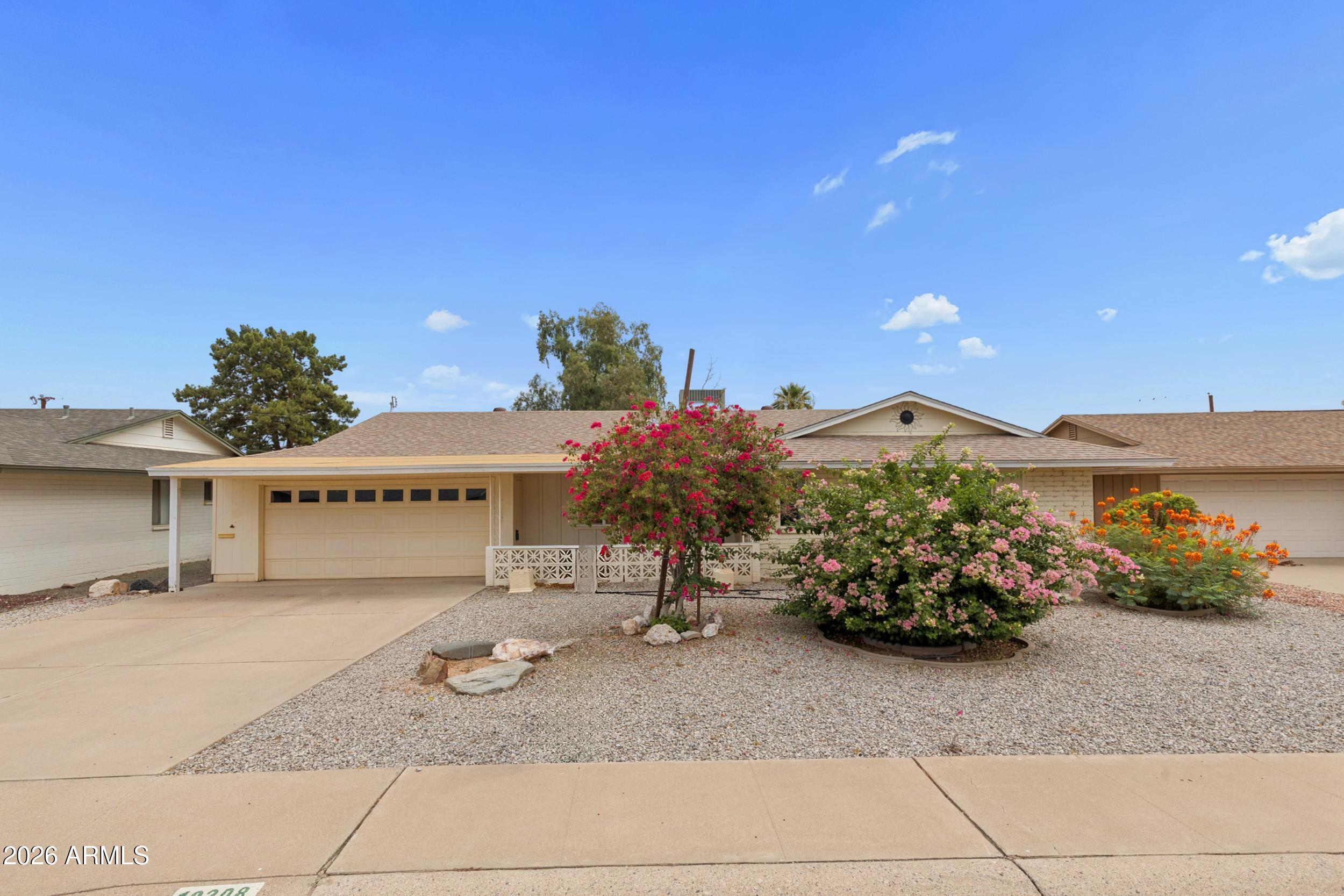 10208 W PINEHURST Drive