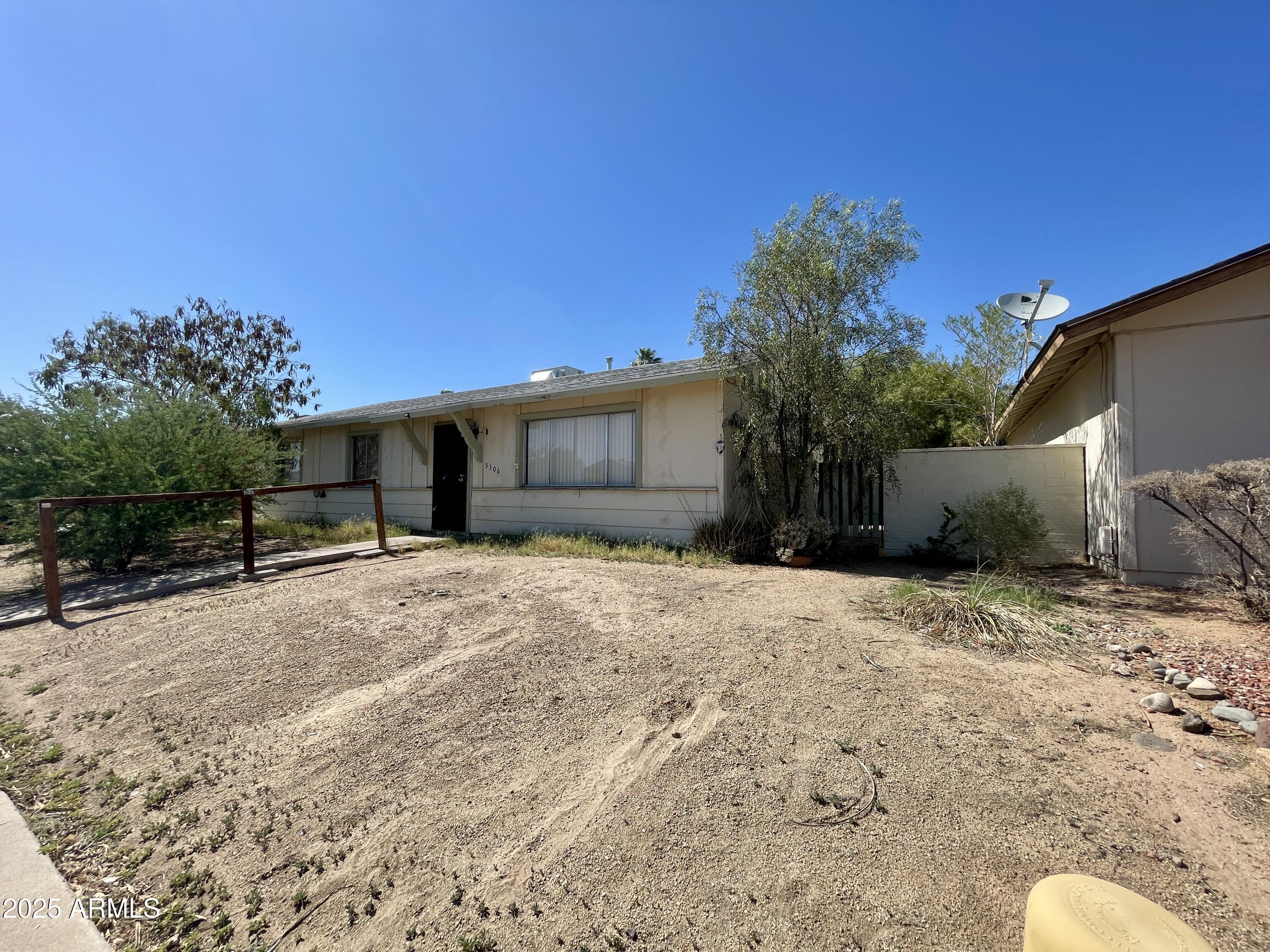 5306 W MAUNA LOA Lane