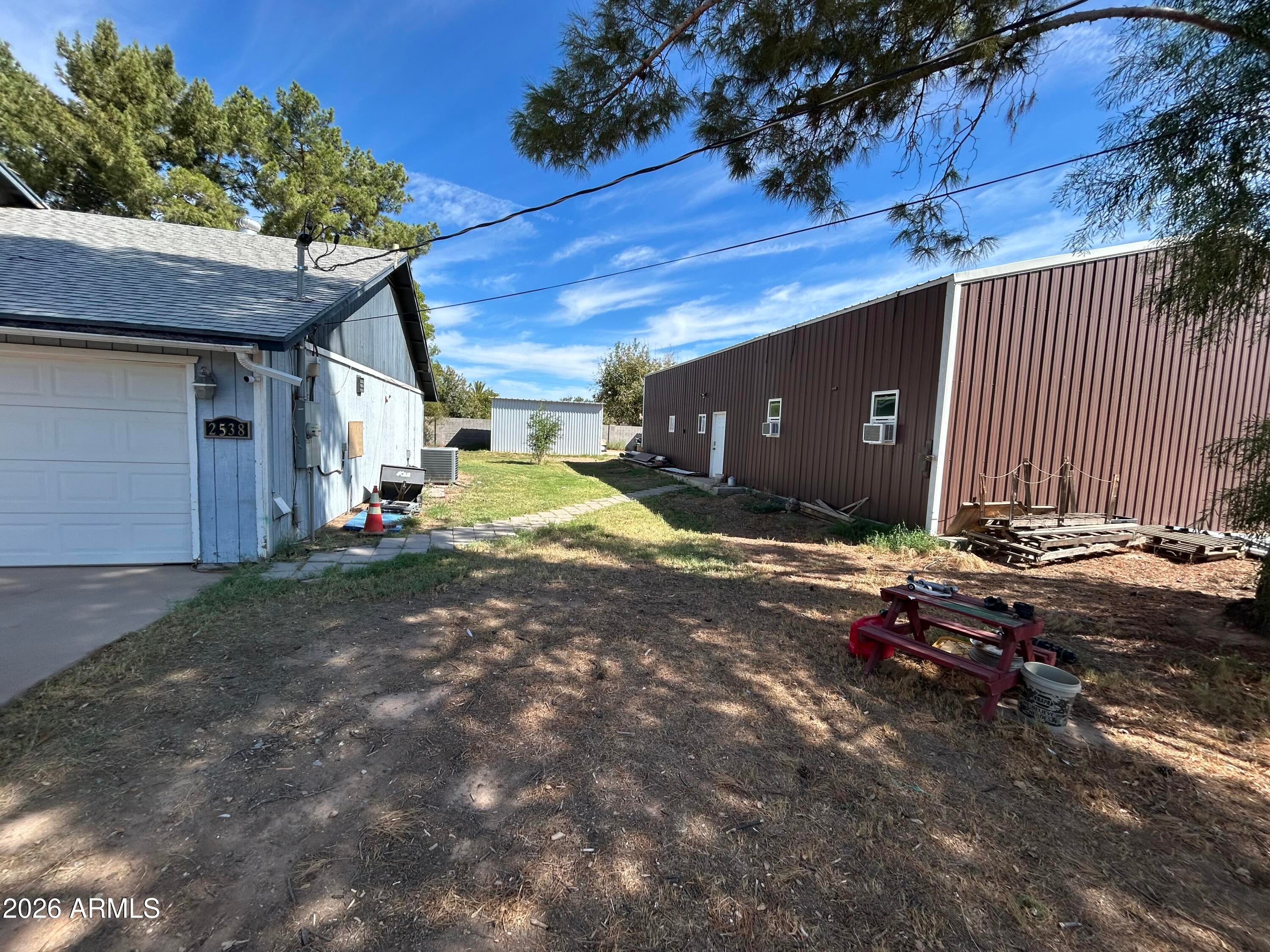 2538 E WALNUT Court