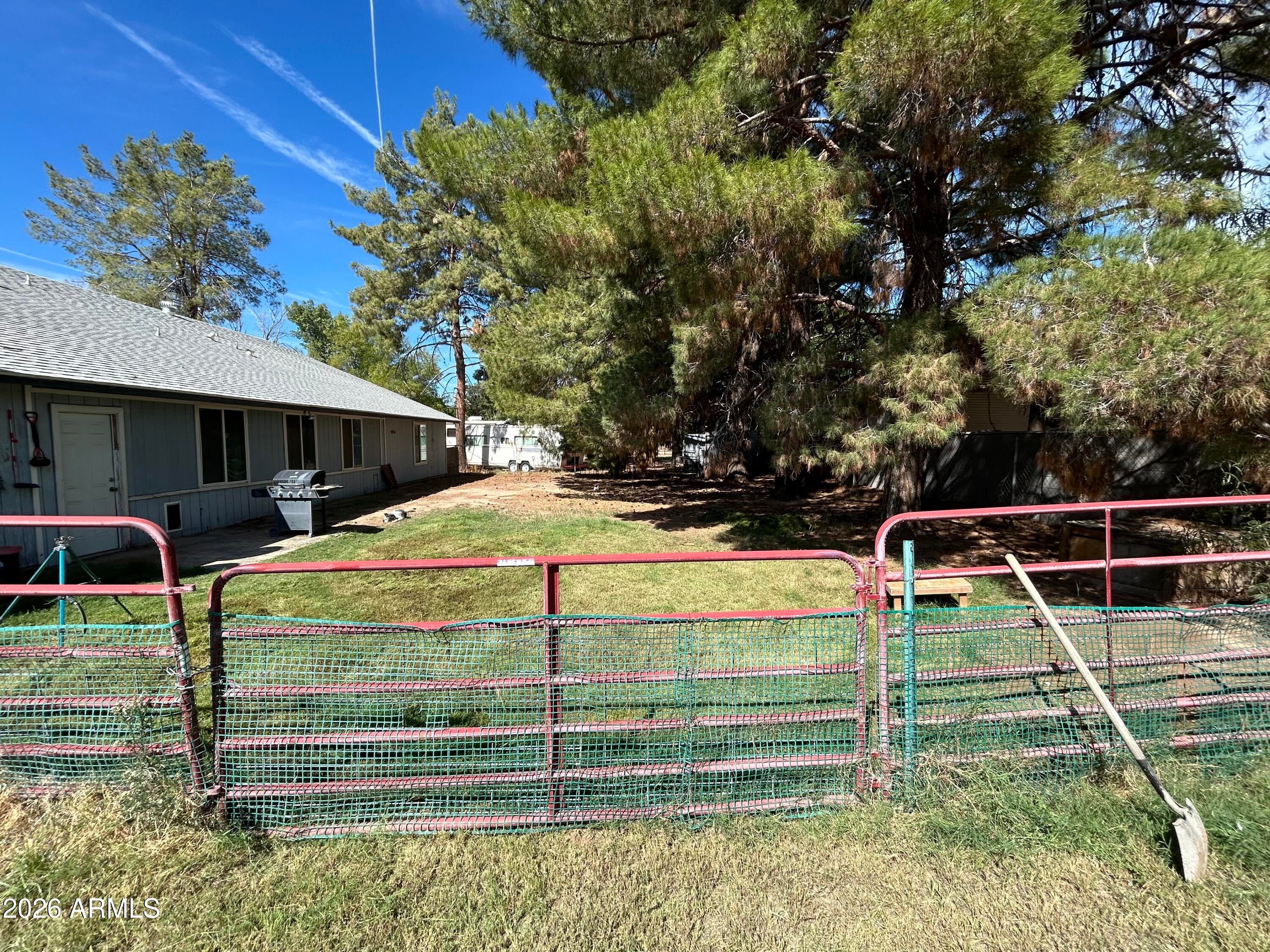 2538 E WALNUT Court