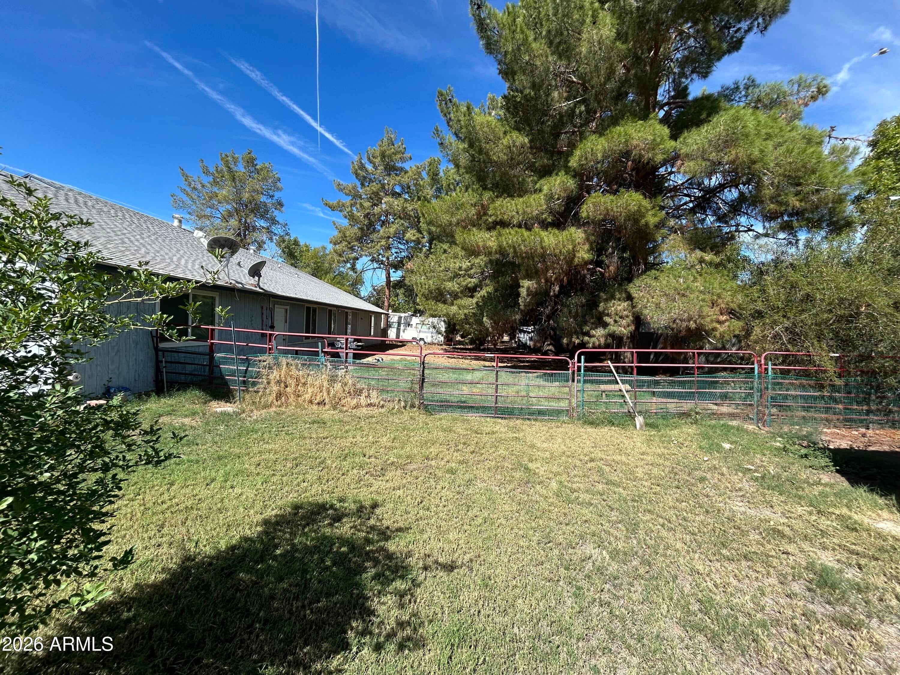 2538 E WALNUT Court
