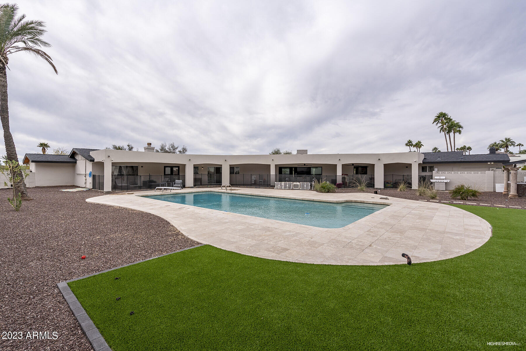ROYAL VIEW - Residential