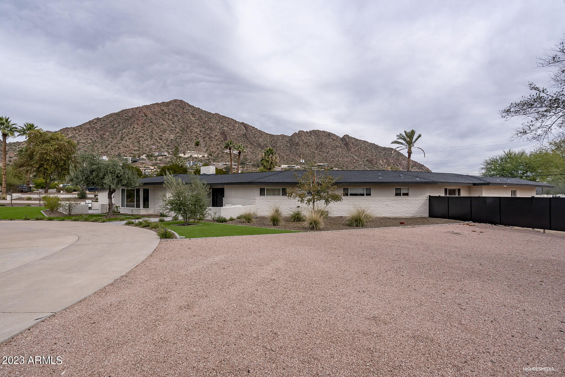 ROYAL VIEW - Residential