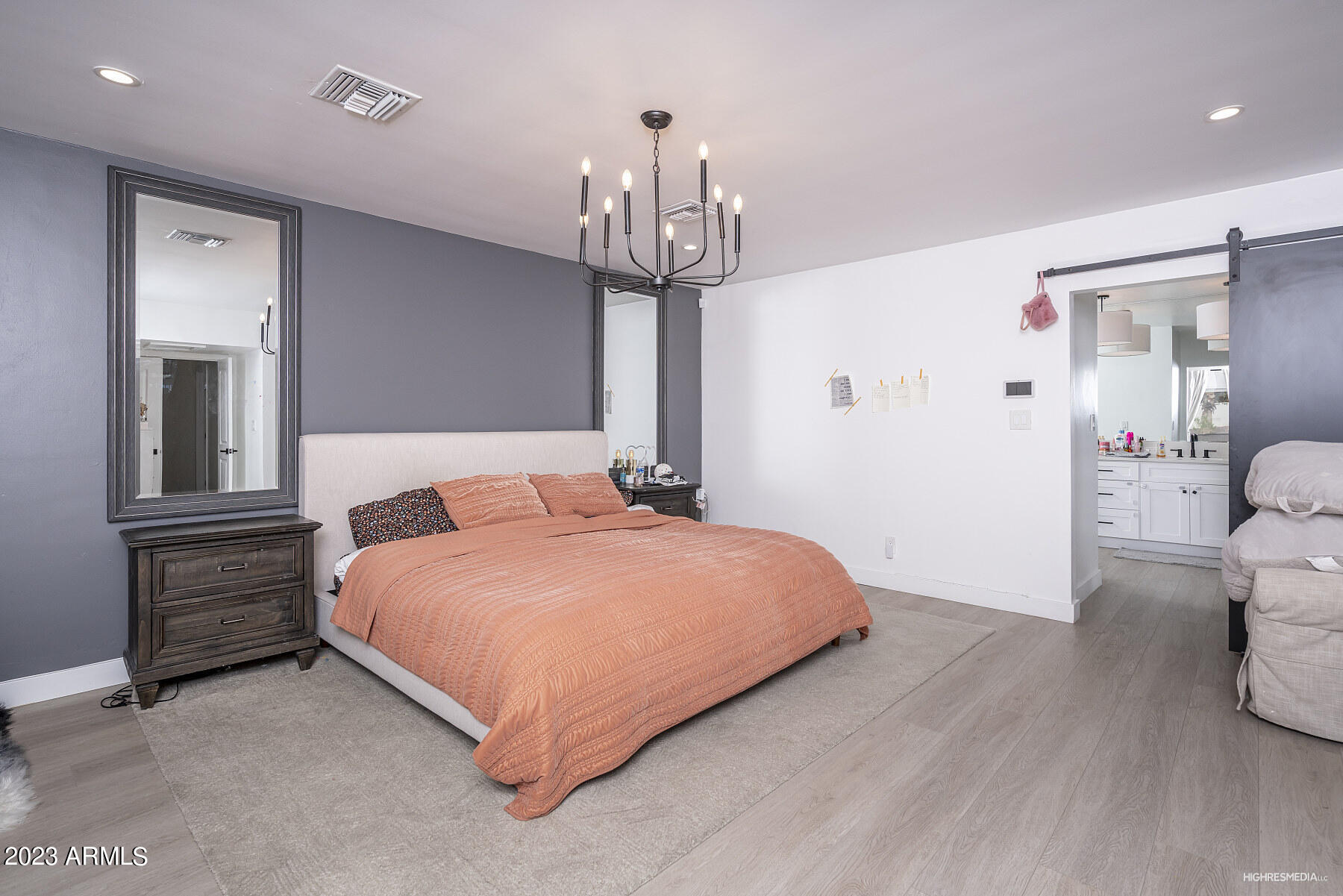 ROYAL VIEW - Residential