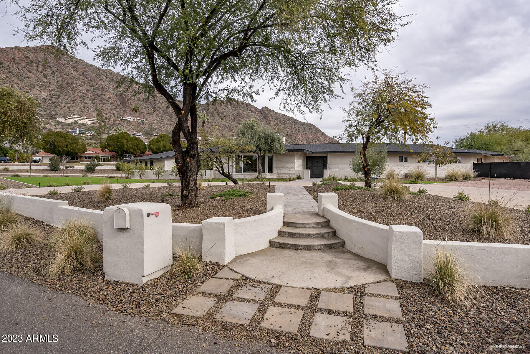 ROYAL VIEW - Residential
