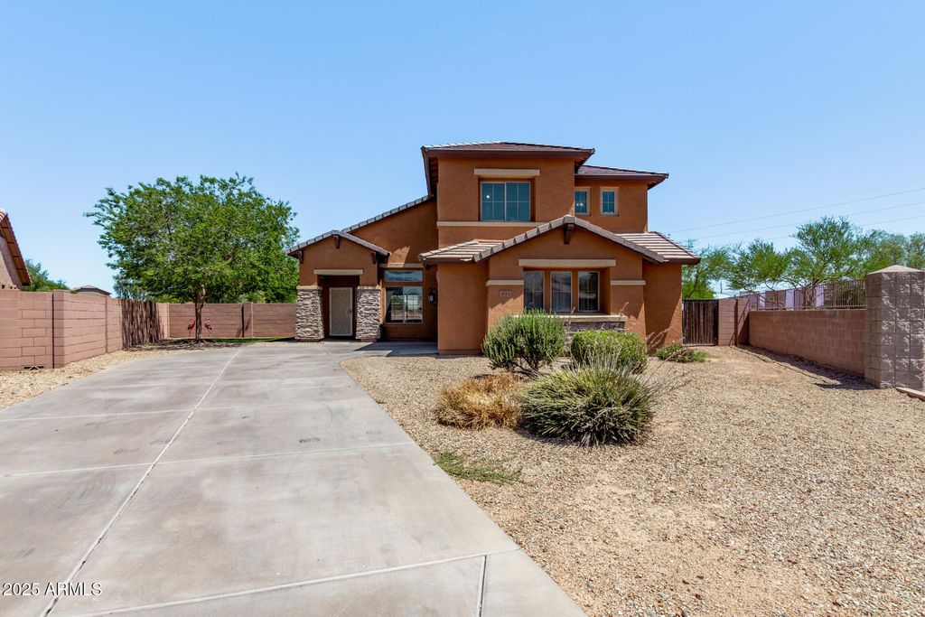 Photo of 833 S 113th Avenue, Avondale, AZ 85323 (MLS # 6886572)