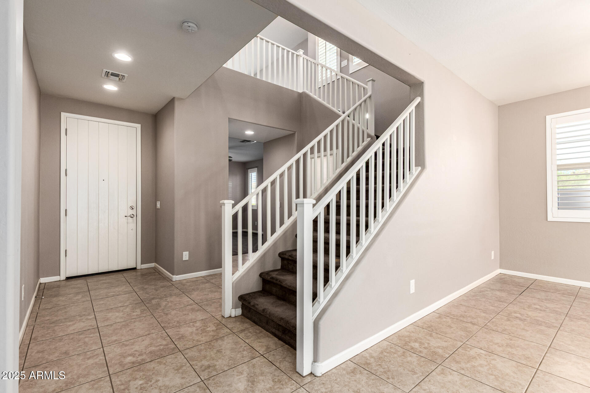 1527 W WINDHAVEN Avenue