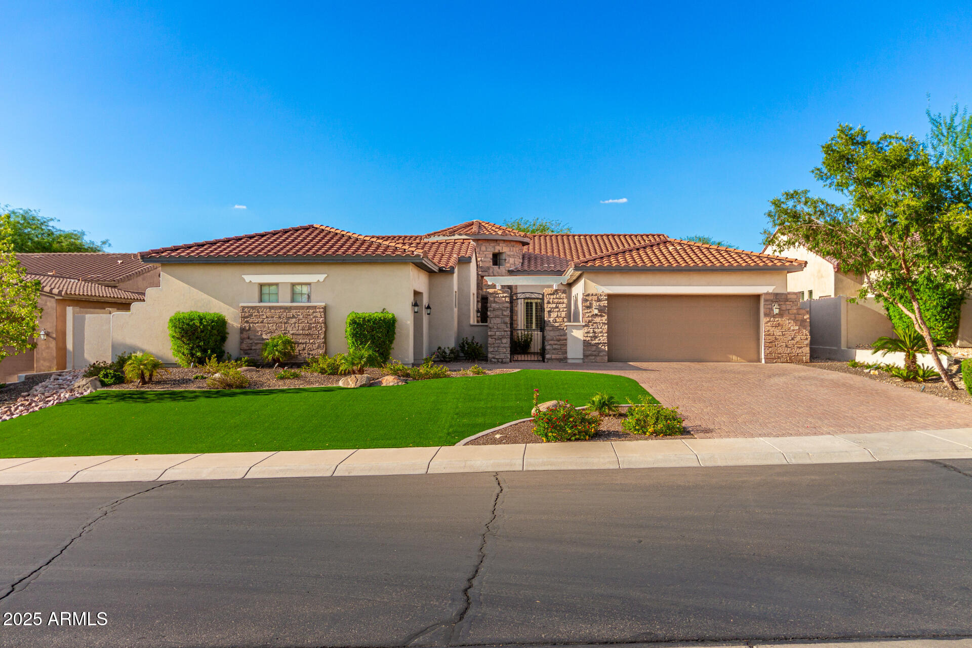 9858 E CELTIC Drive