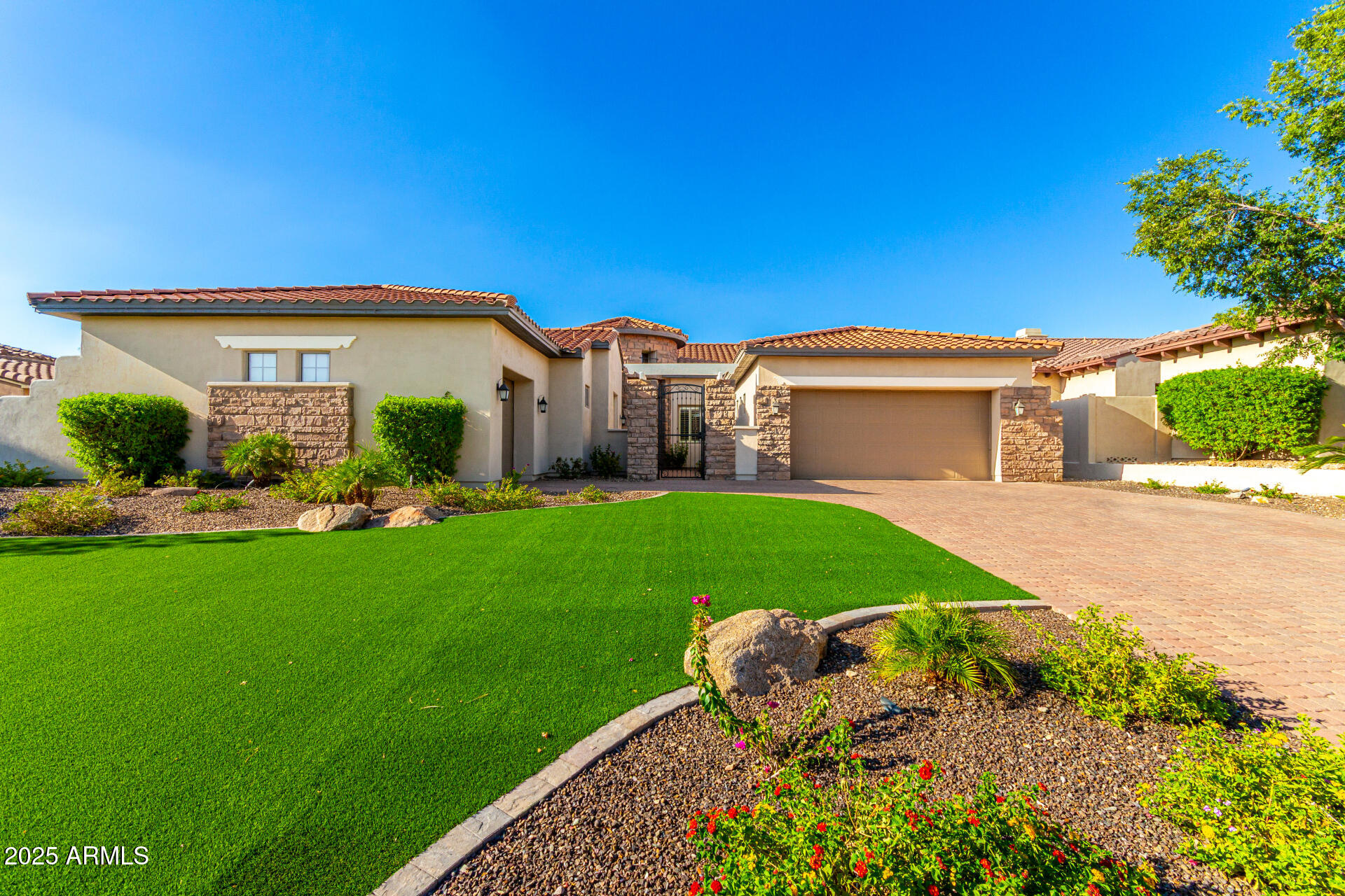 9858 E CELTIC Drive