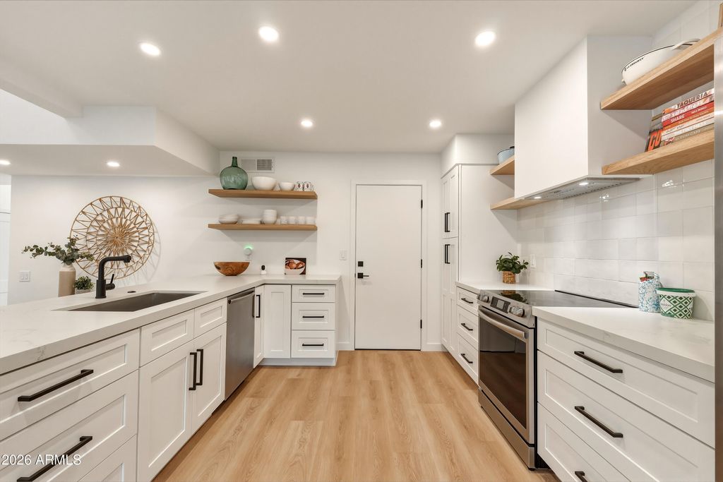 Photo of 10 W Georgia Avenue #16, Phoenix, AZ 85013 (MLS # 7032544)
