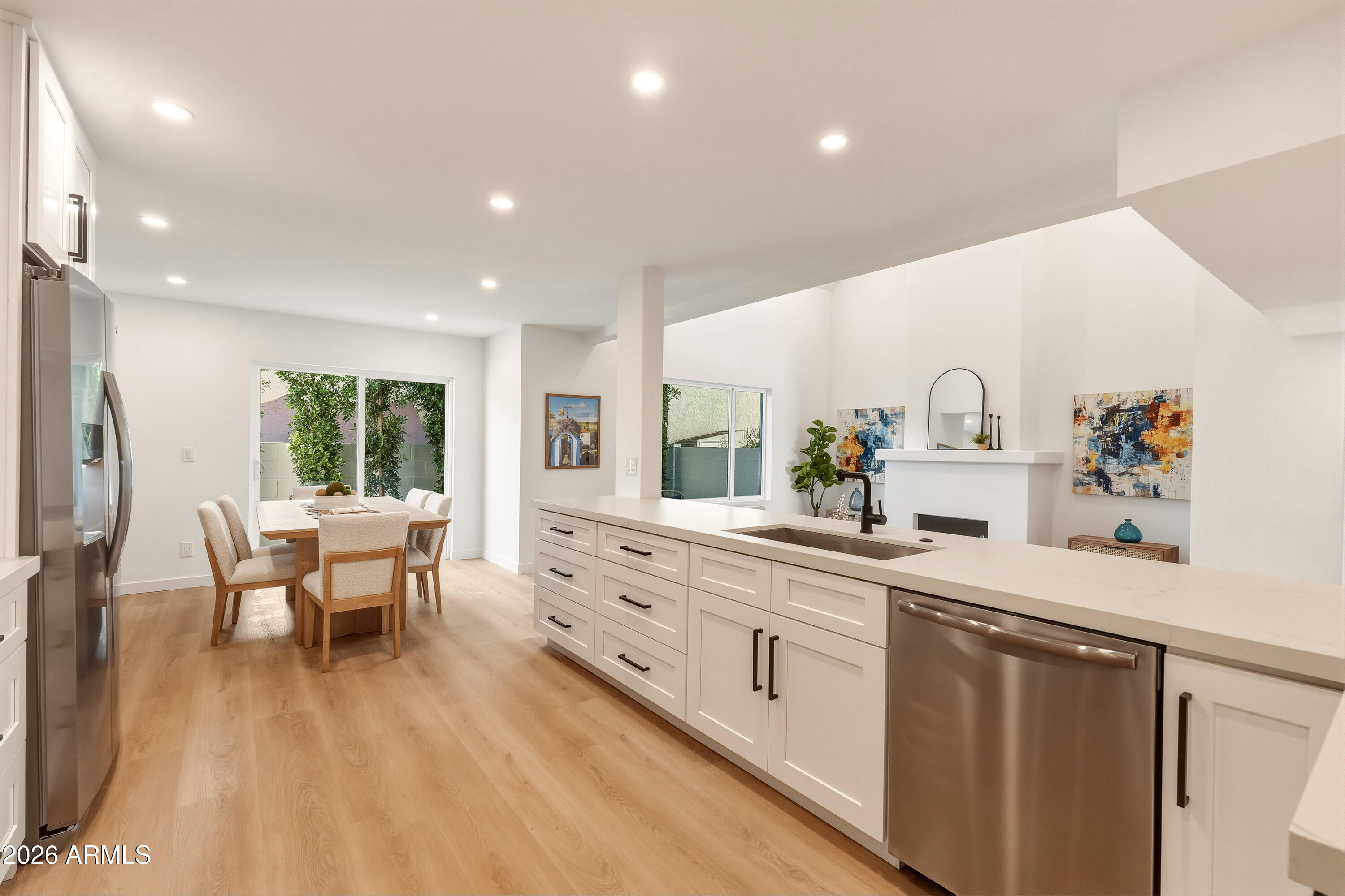 10 W GEORGIA Avenue 16